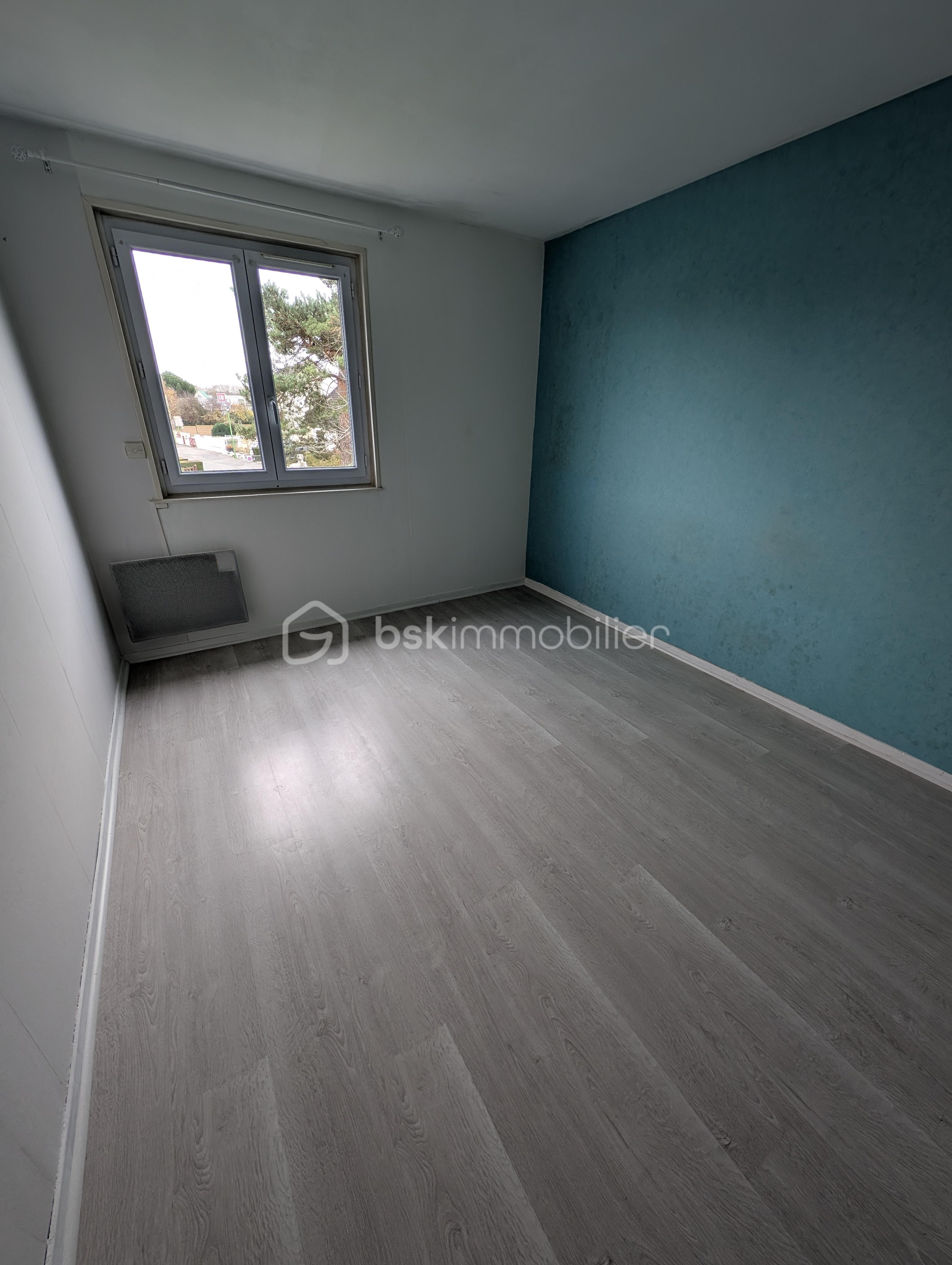 Pavillon de 90 m² - PXL_20251107_111333090.jpg