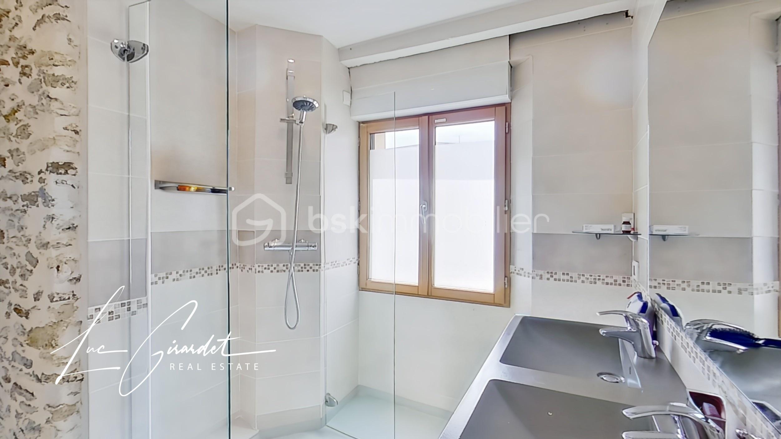 Maison de 170 m² - salle deau.jpg