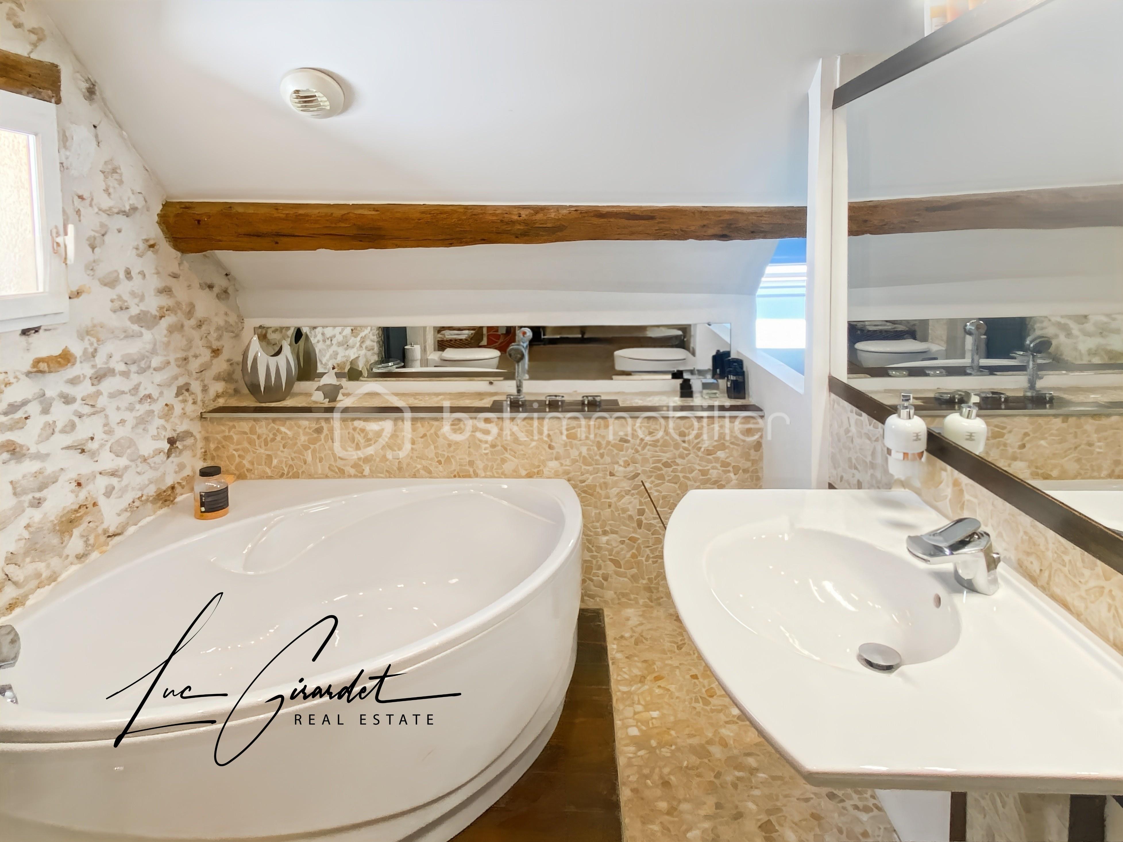 Maison de 170 m² - salle de bain.jpg