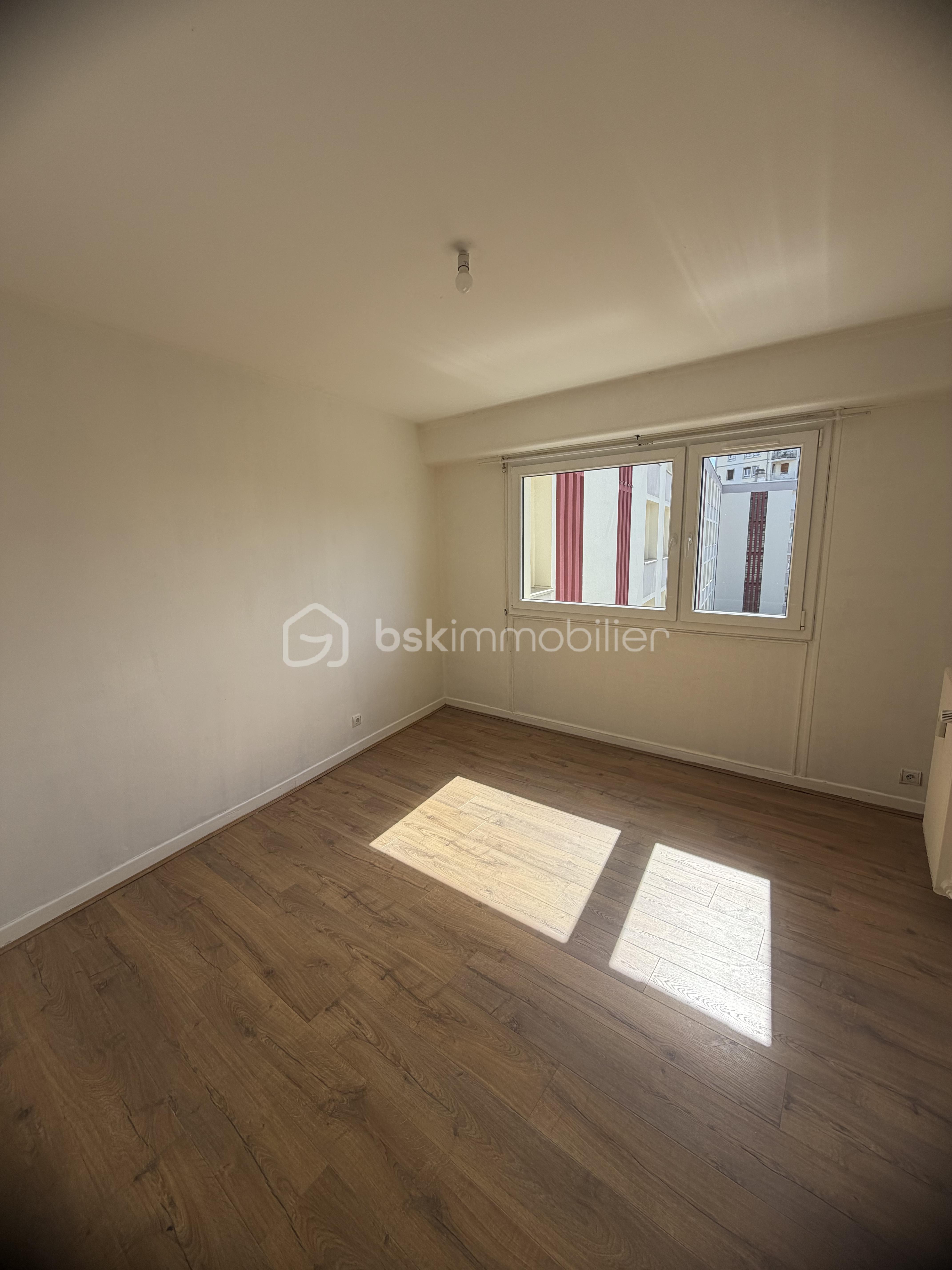 Appartement 4 pièces 75 m² · à Charleville-Mezieres · 75 m² · 148 000 €