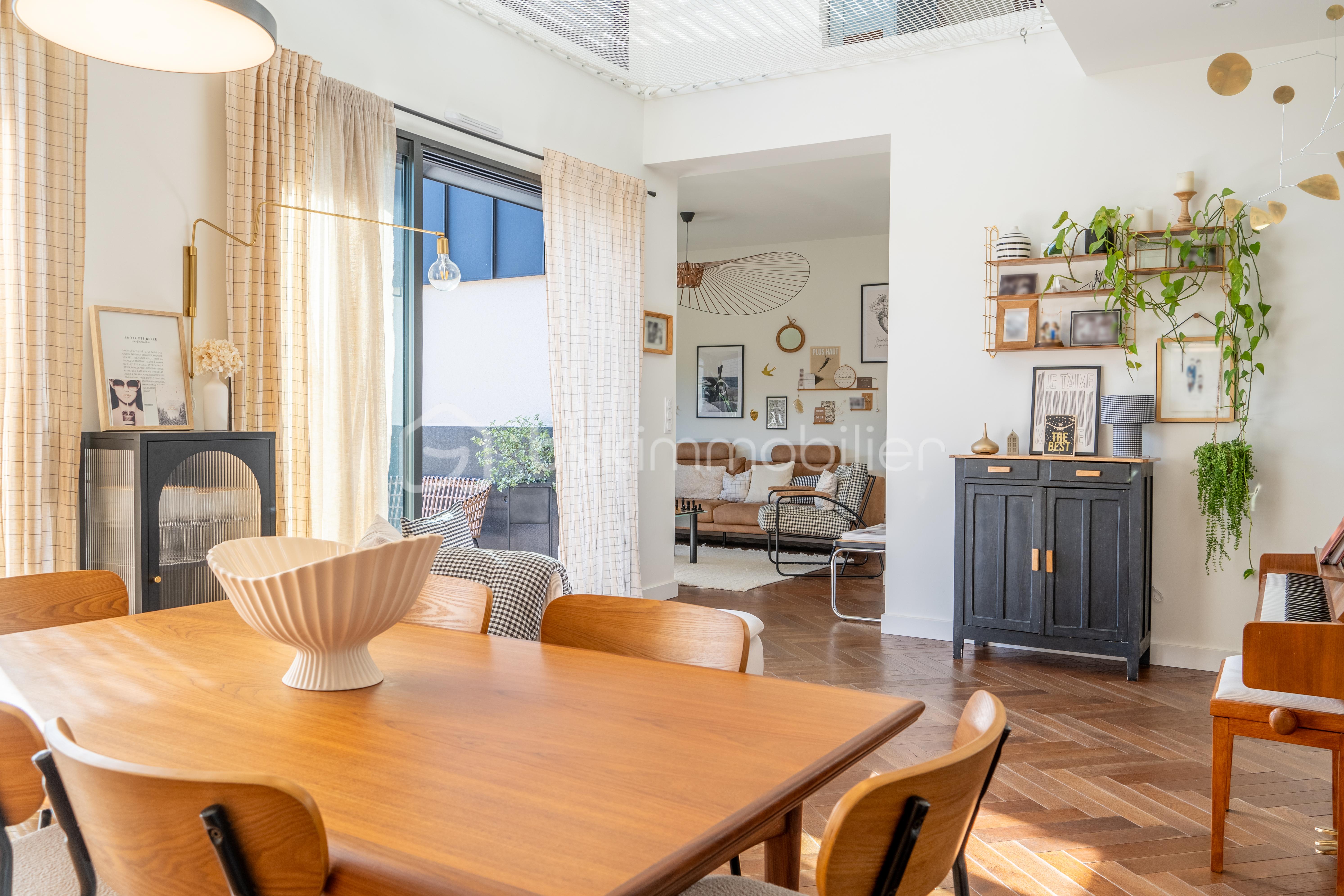 Maison d architecte de 240 m² - 305448_Maison-d-architecte-de-centre-ville-de-240m-piscine-Saint-Aubin-d-Aubigné_n12.png