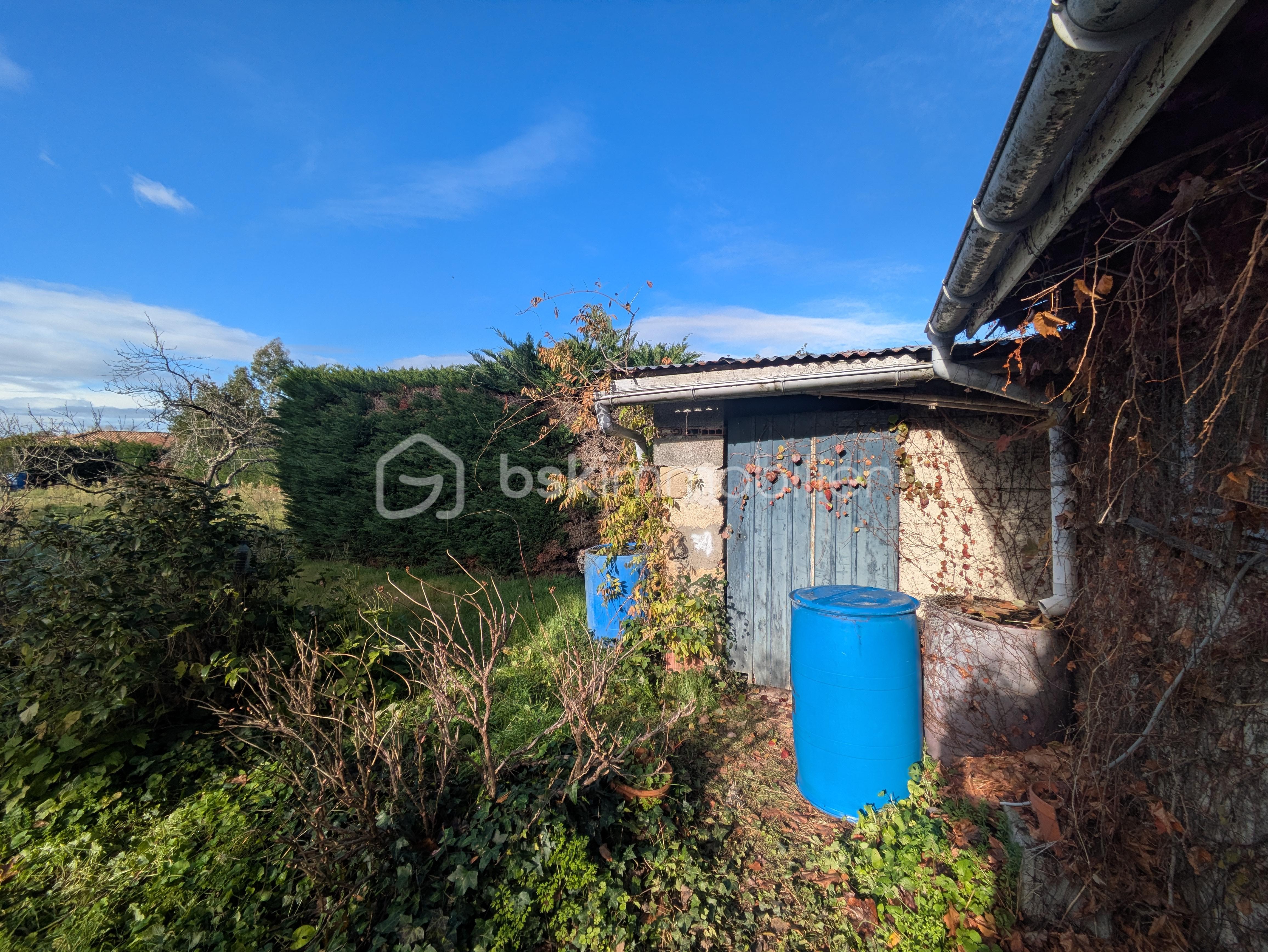 Maison de 80 m² - 12 dependances.jpg