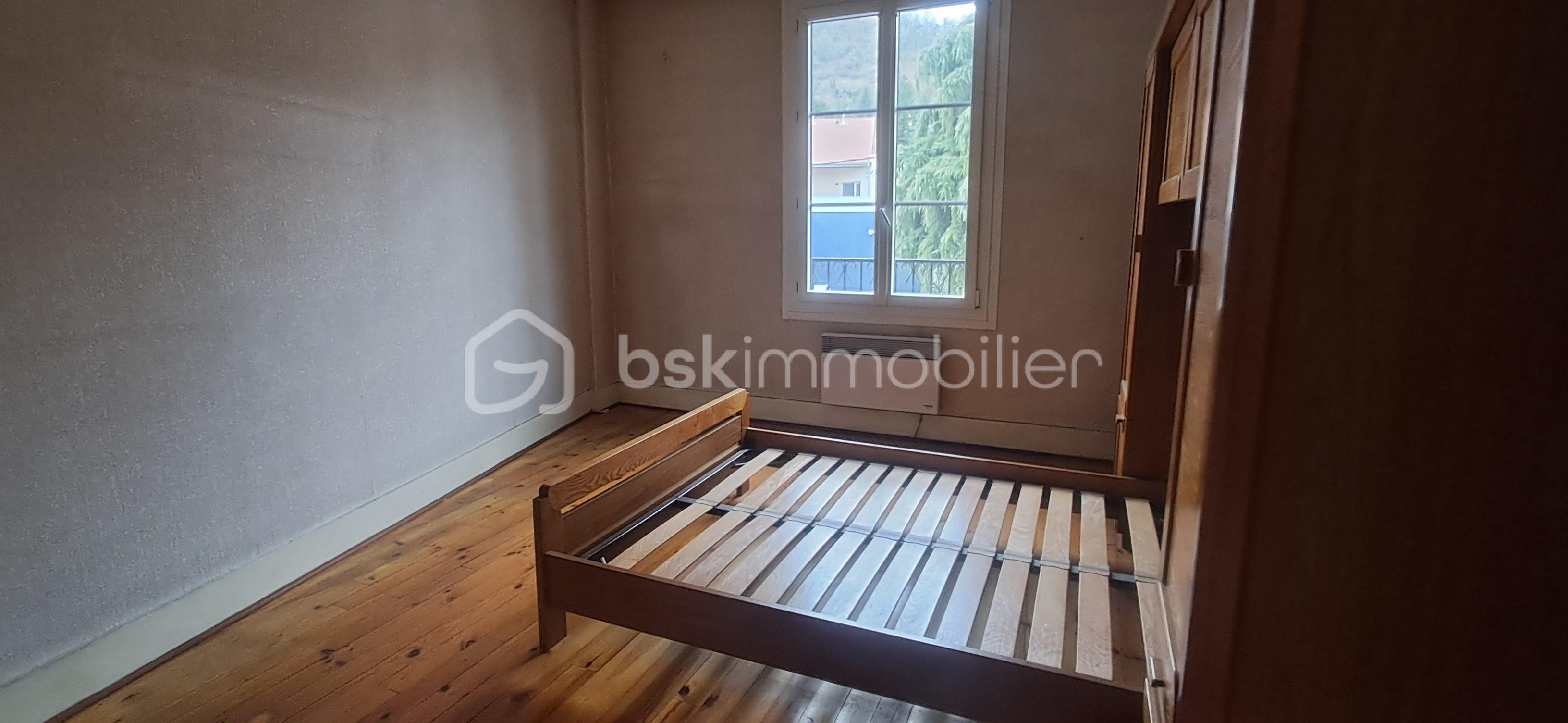 Maison Tullins Michel Perret Chambre 1.1.jpg