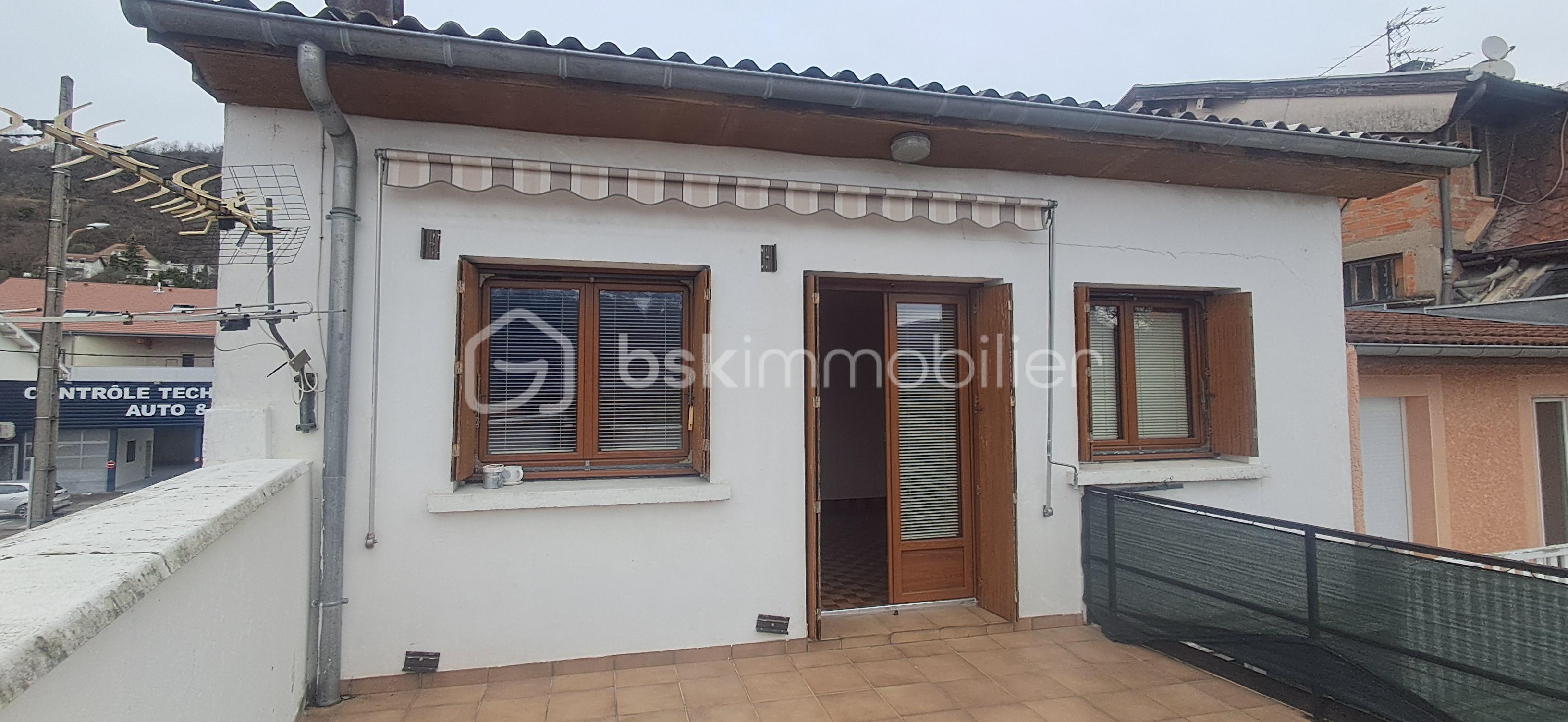 Maison Tullins Michel Perret Photo Façade Terrasse.jpg