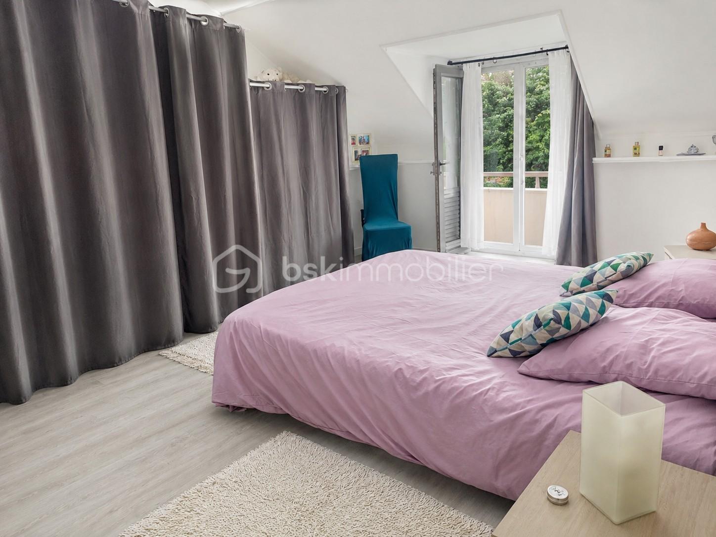 CHAMBRE ETAGE 1.jpg