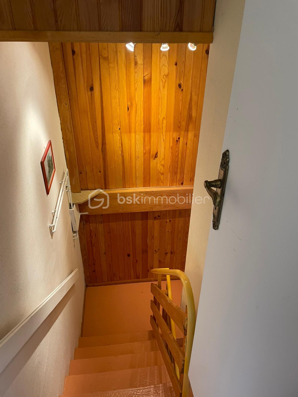 Maison de ville de 132 m² - escalier.jpg