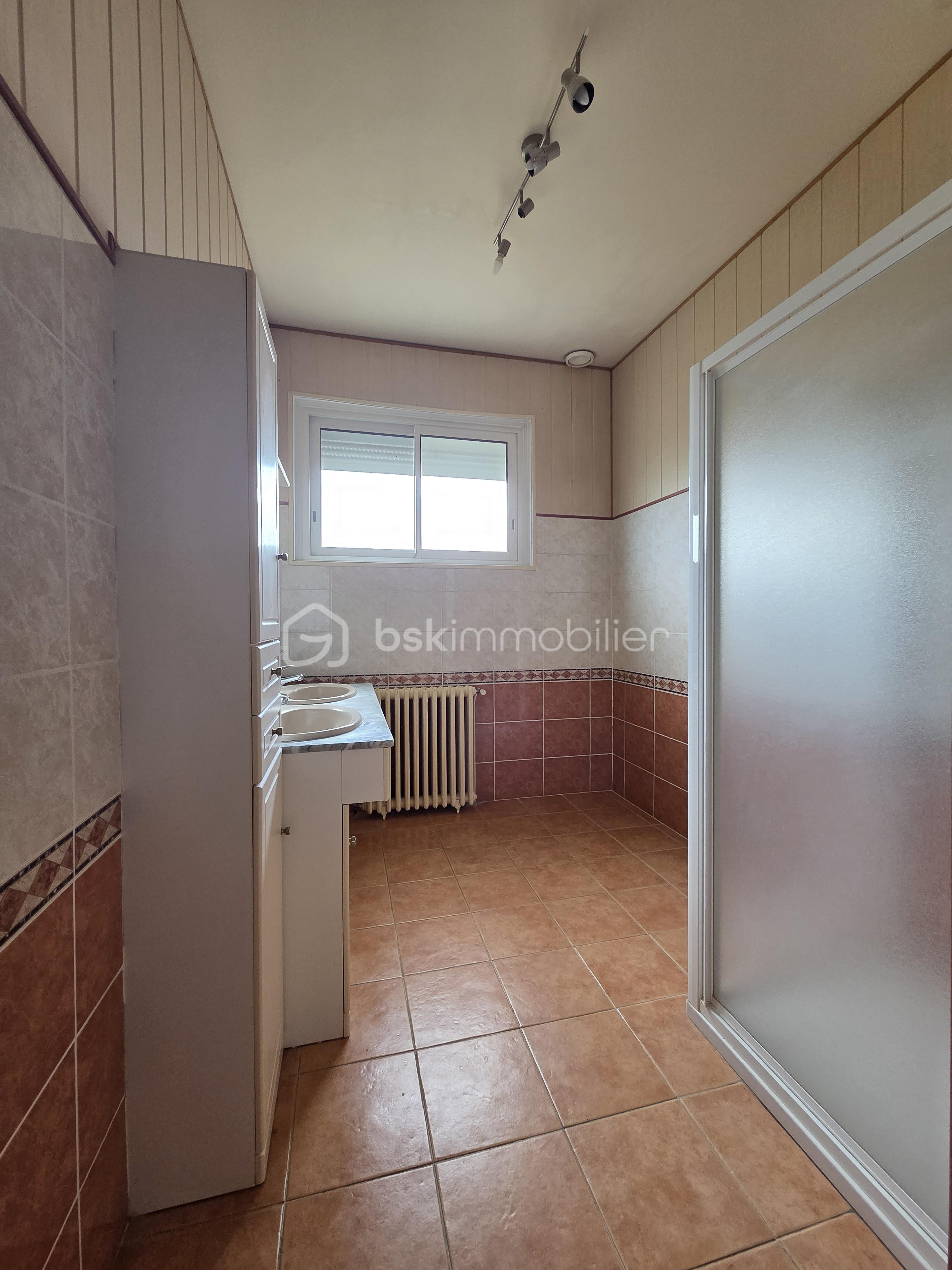 Maison de ville de 132 m² - SDB2.jpg
