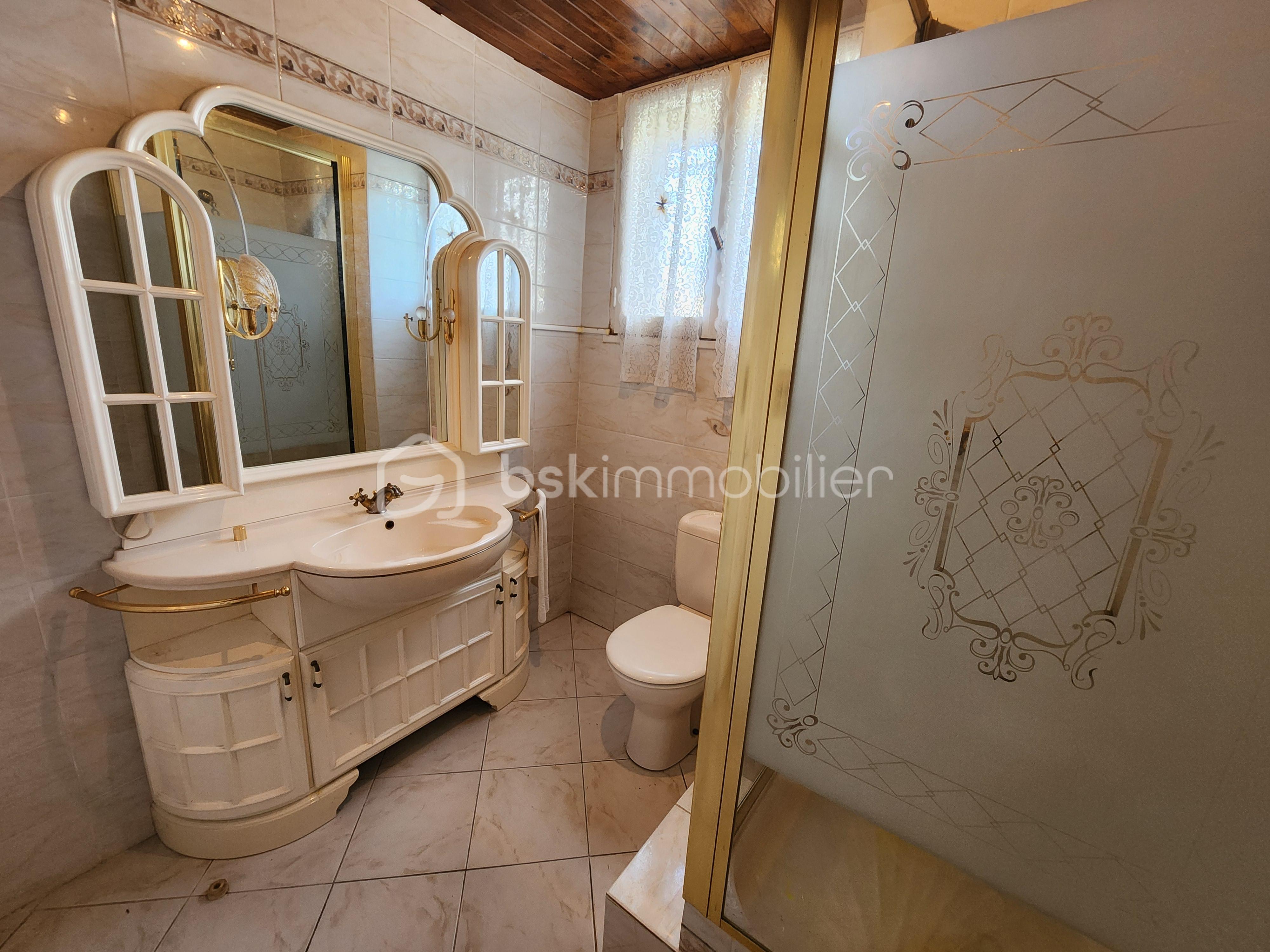 Maison traditionnelle de 165 m² - RDC Salle de bain.jpg