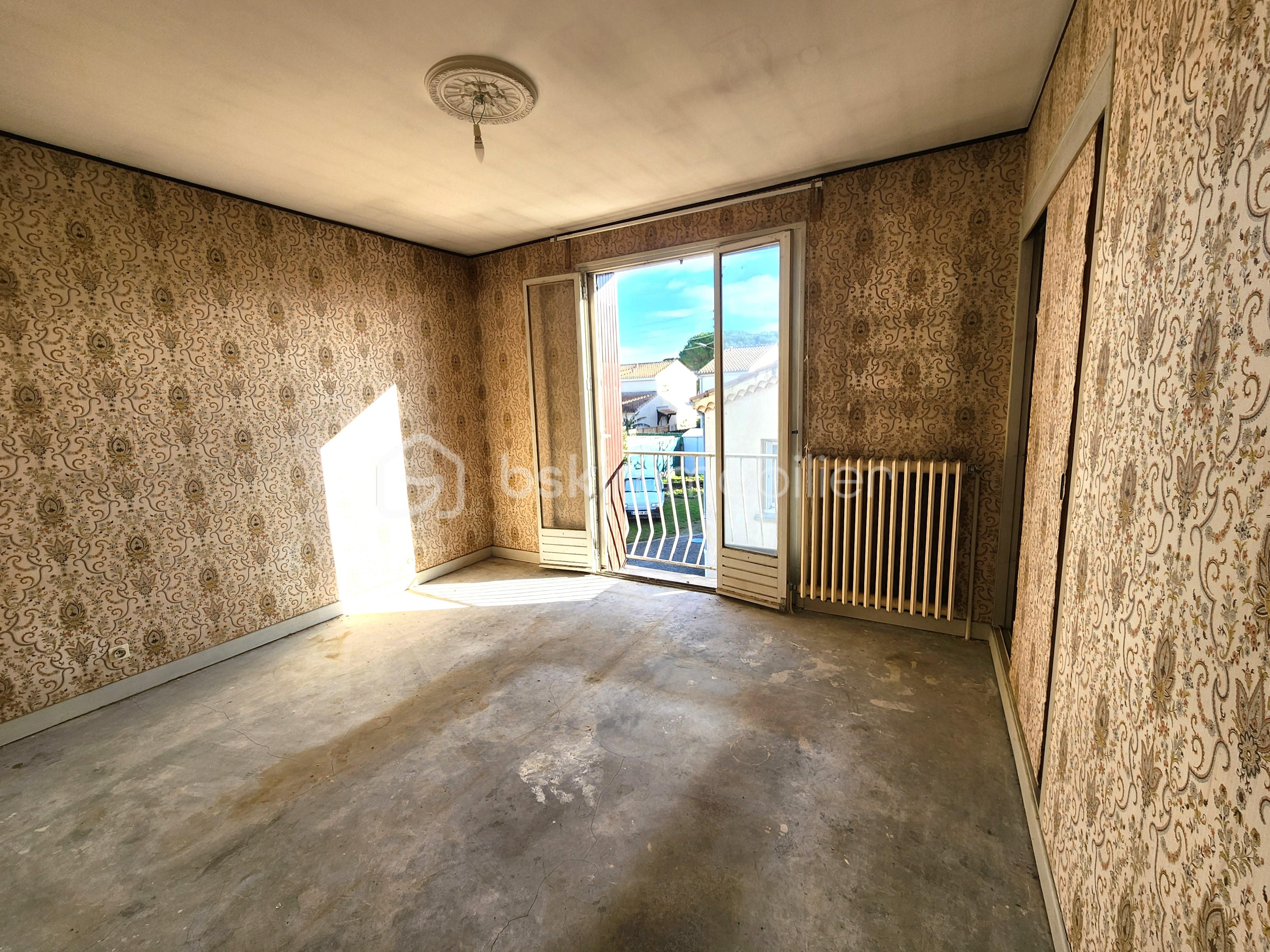 Maison traditionnelle de 165 m² - Chambre 3 fenêtre.jpg