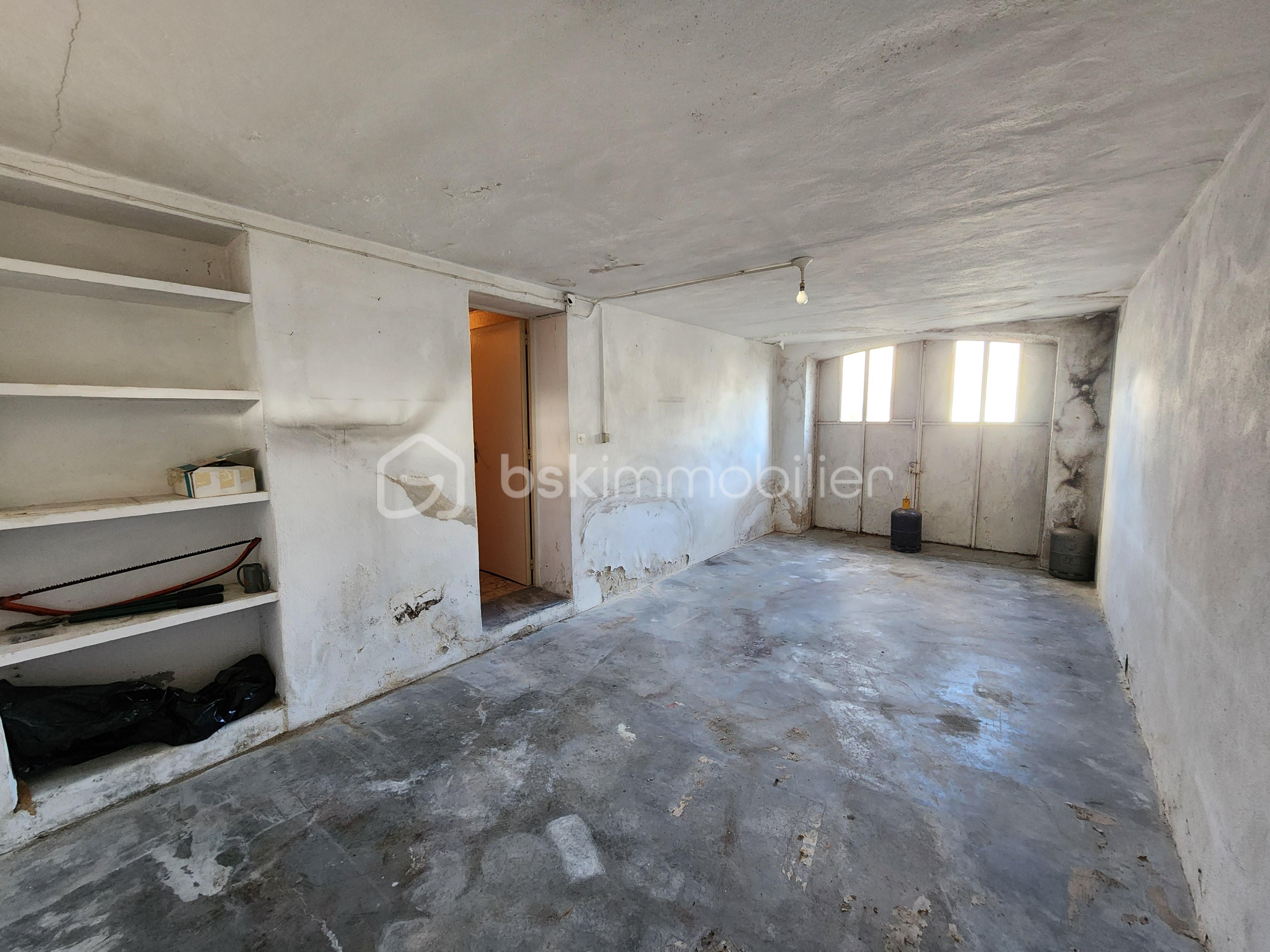 Maison traditionnelle de 165 m² - Garage.jpg