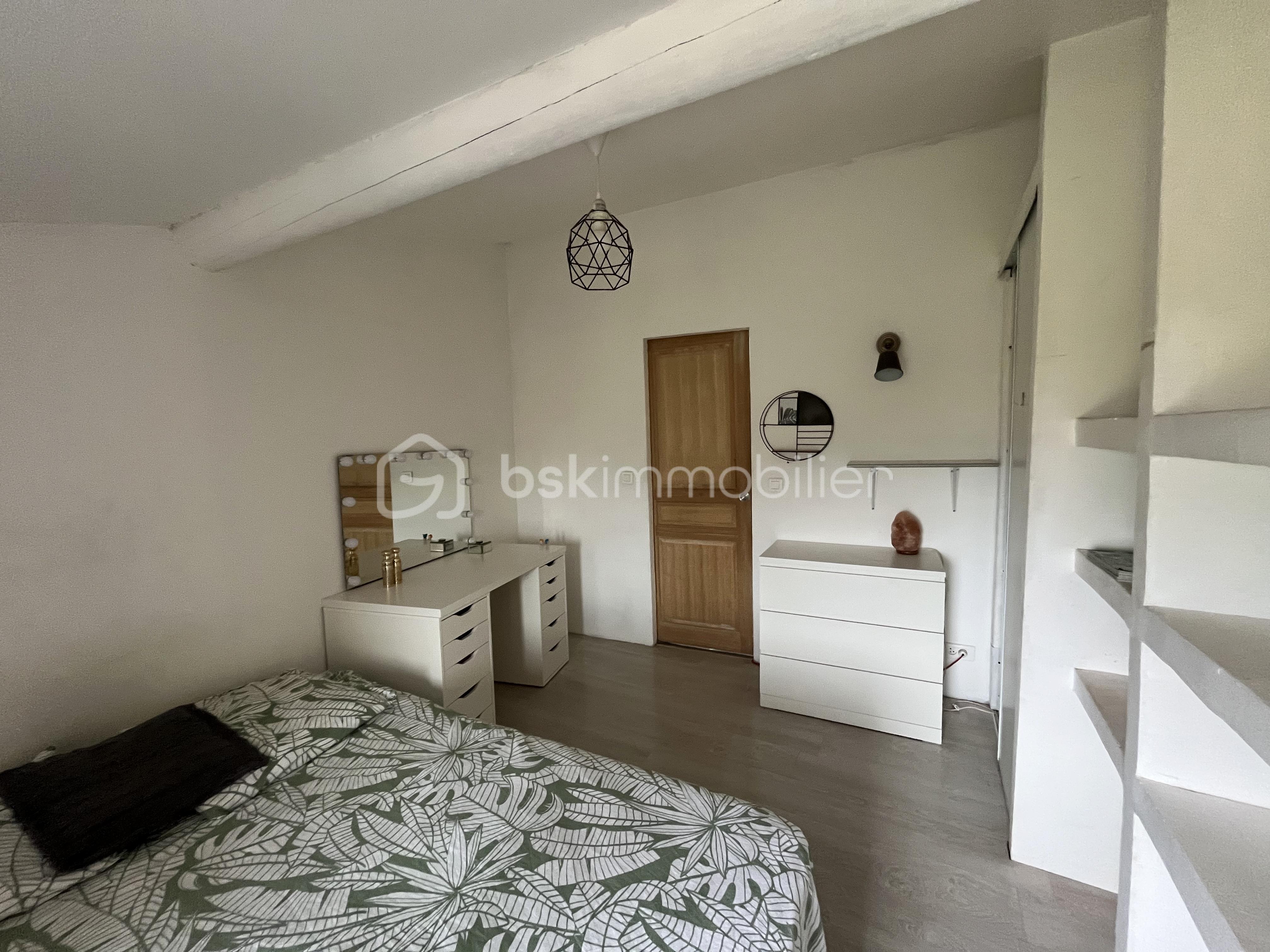 Maison de village de 116 m² - CHAMBRE 1.jpg