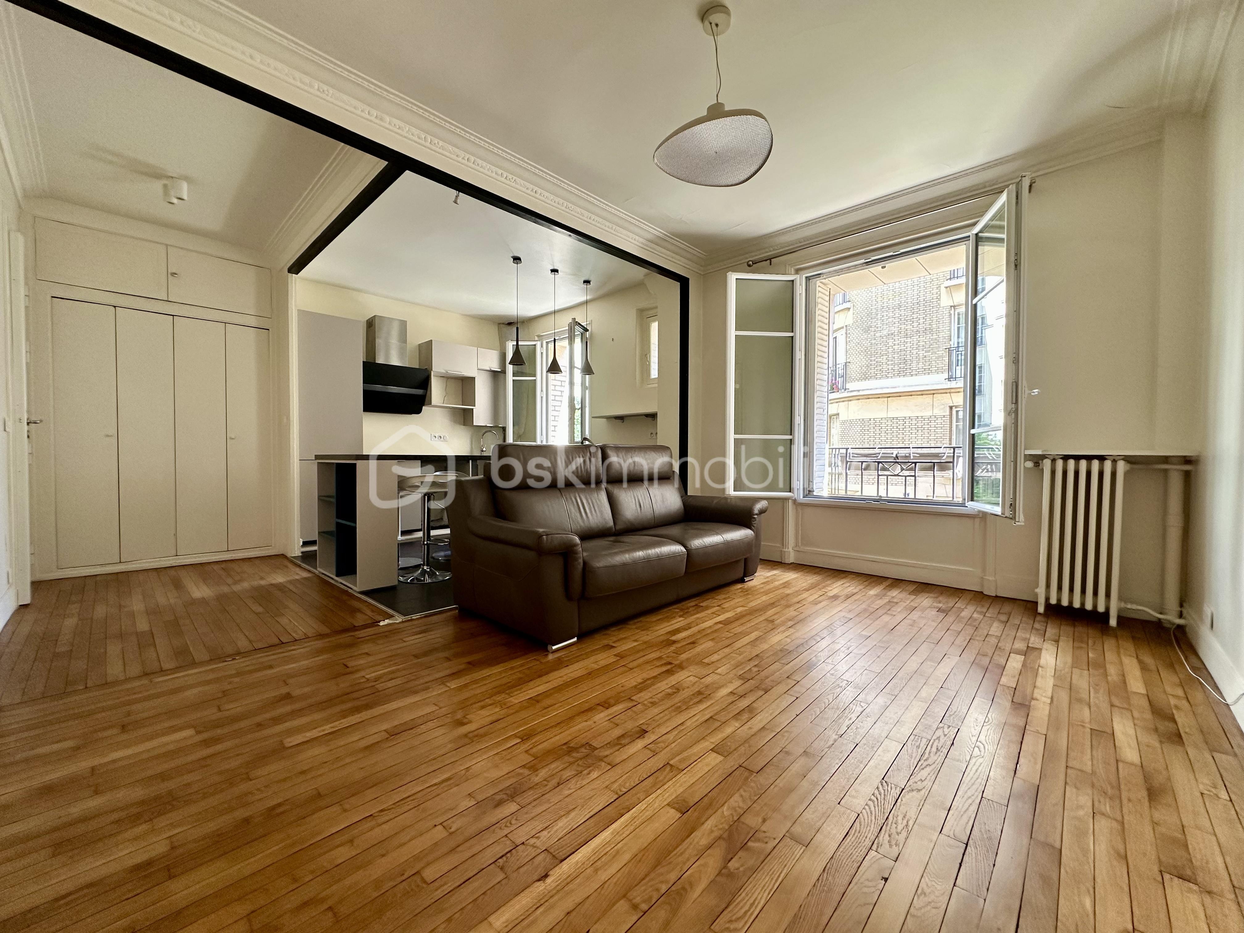 Appartement 2 pièces 48 m² · à Paris-18e-Arrondissement · 48,3 m² · 580 000 €
