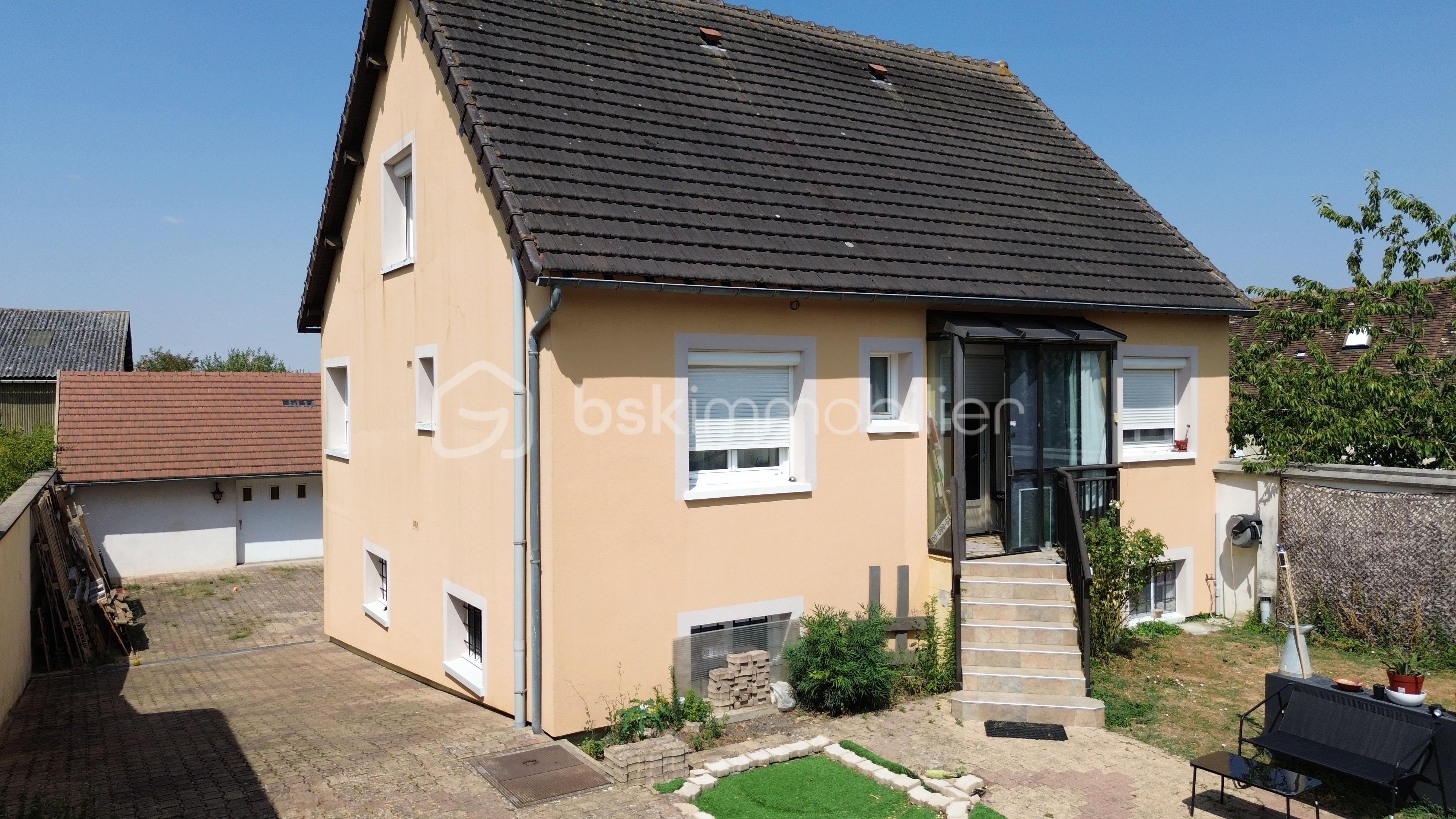 Maison 5 pièces 124 m² · à Champseru · 124 m² · 254 000 €