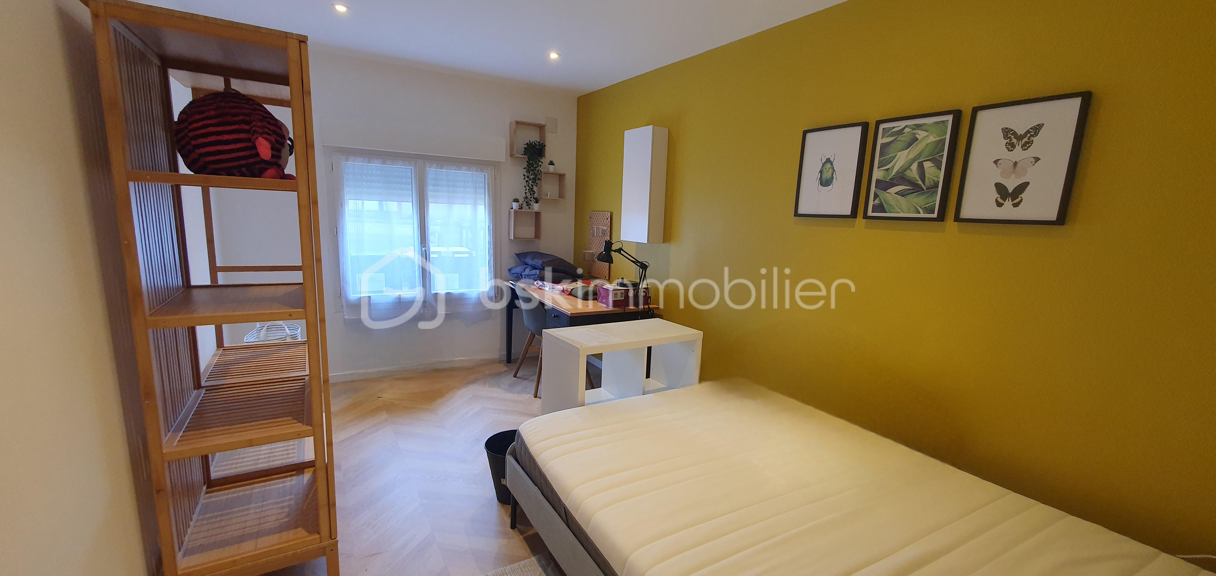 Maison de 123 m² - chambre moutarde ++.jpg