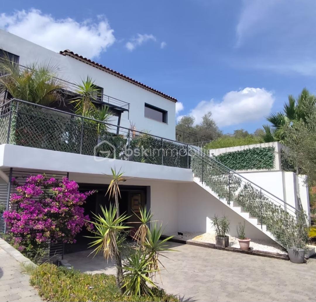 Maison 7 pièces 190 m² · à Le Luc · 190 m² · 695 000 €