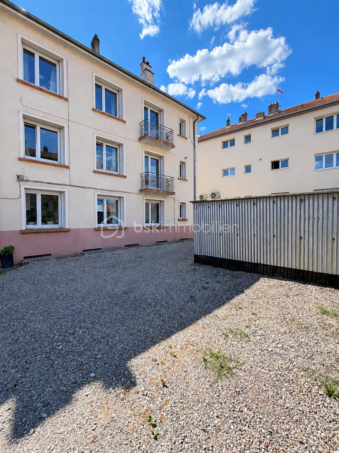 Immeuble 19 pièces 325 m² · à Puttelange-aux-Lacs · 325 m² · 299 000 €