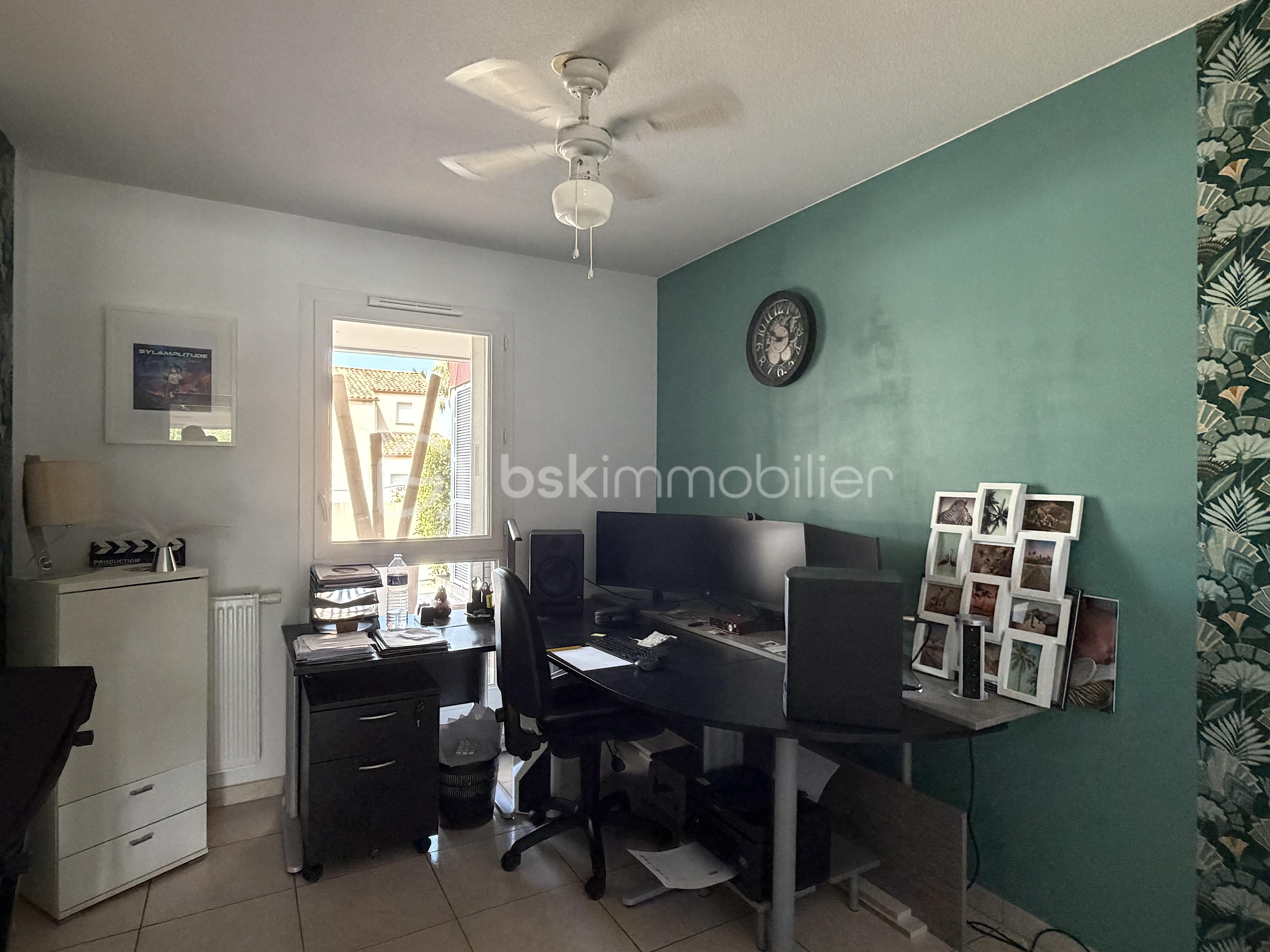 PHOTO BUREAU.JPG