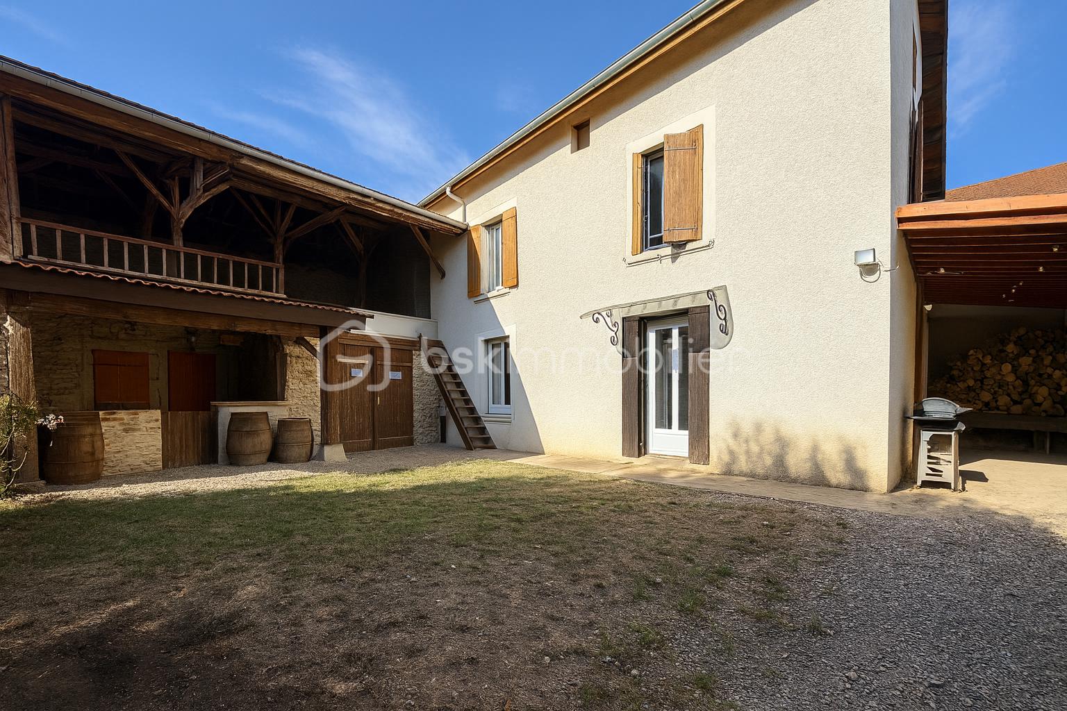 Corps de ferme de 140 m² - 8b29e091-8434-4ffe-808b-0c37459a78ef.png