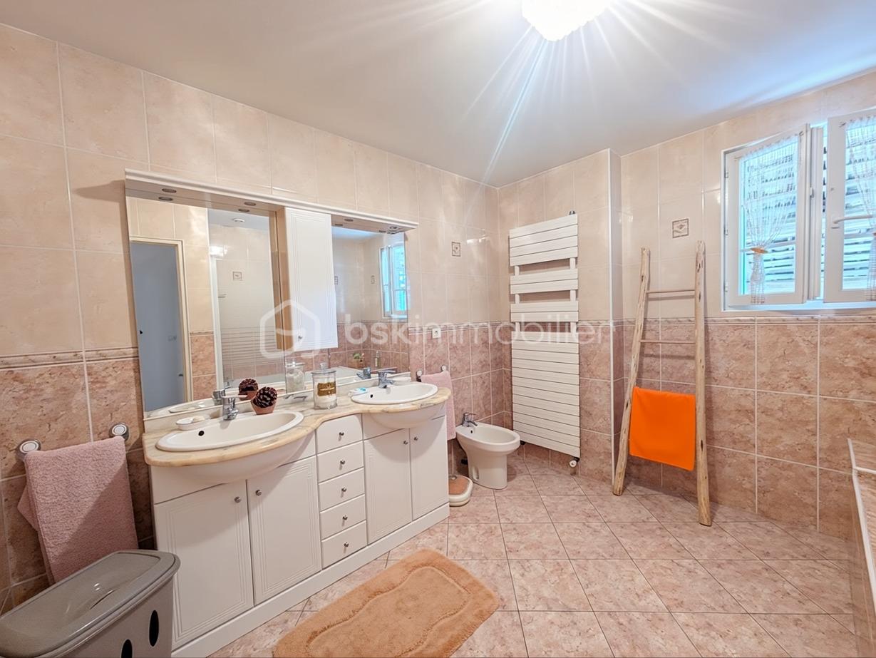 Maison de maitre de 136 m² - 00a04c569799dc3-1.jpg