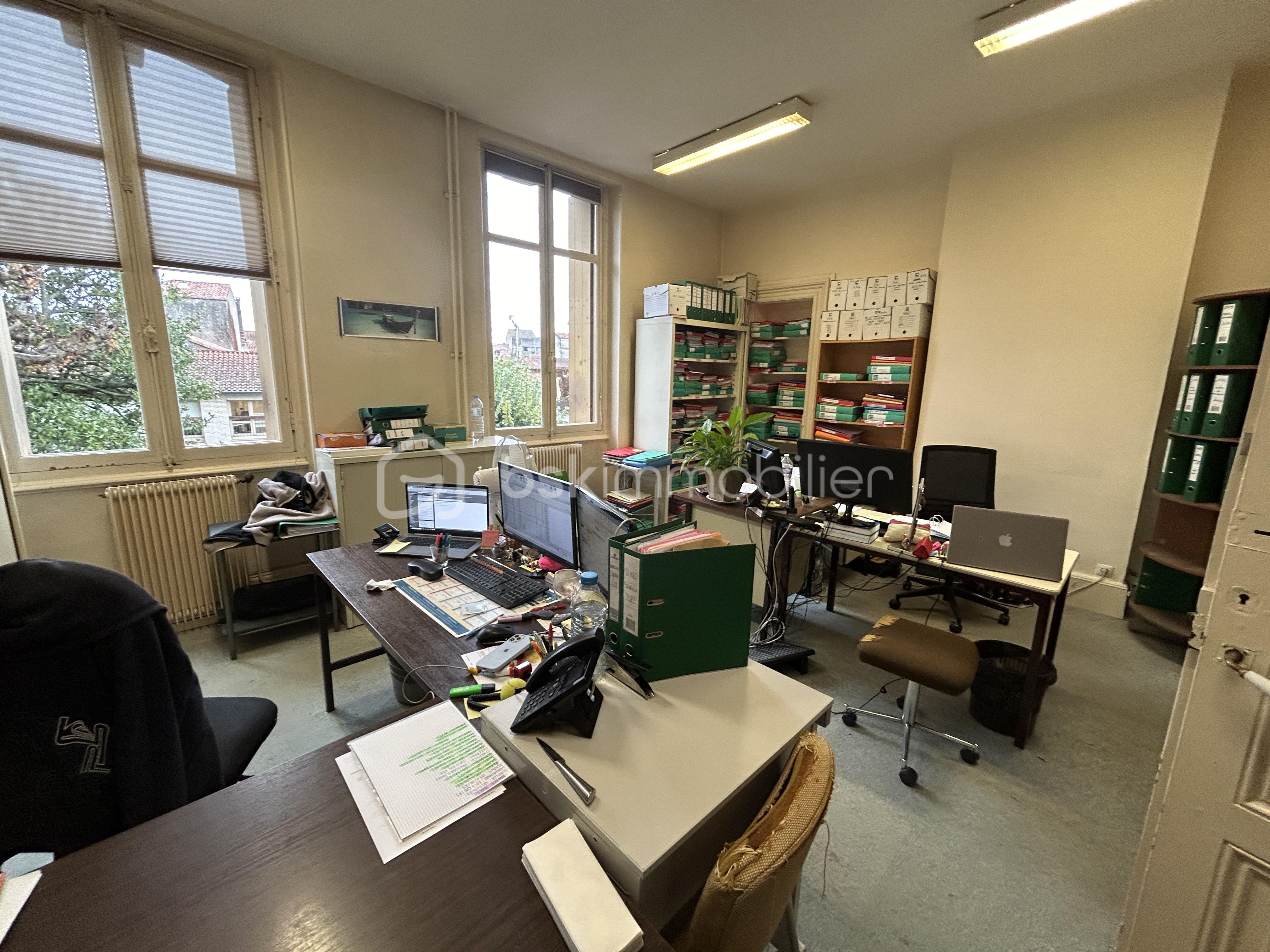 Immeuble de 900 m² - IMG_5411.JPG