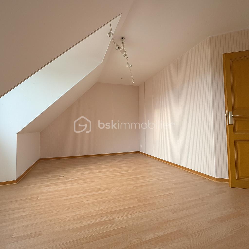 Maison traditionnelle de 126 m² - chambre 3 vide.png