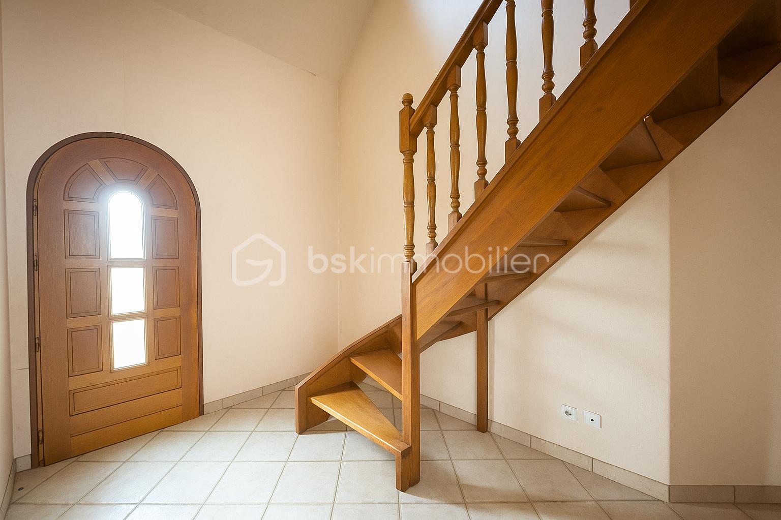 Maison traditionnelle de 126 m² - entree 2.png