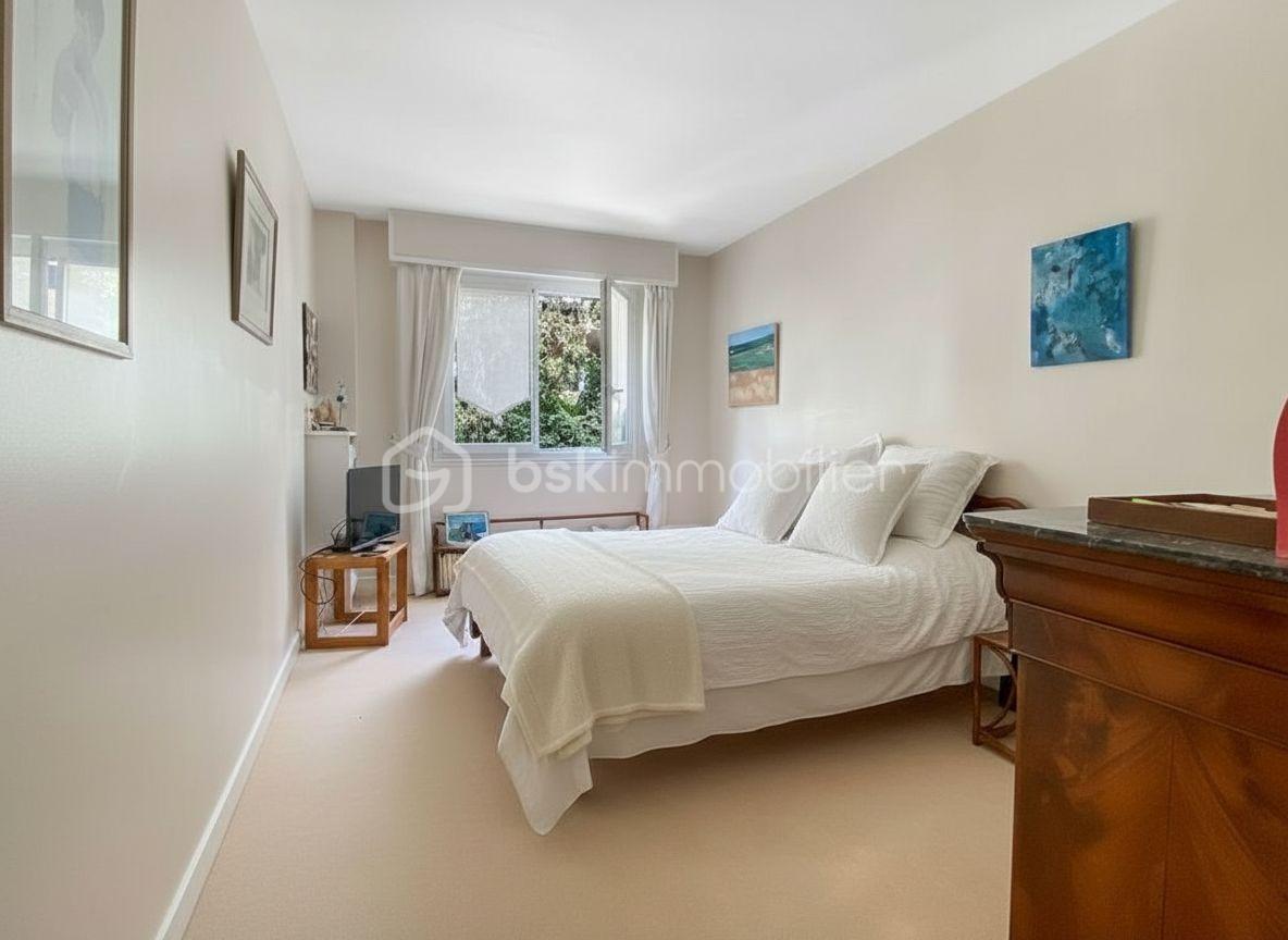 chambre 1 lit fait .png