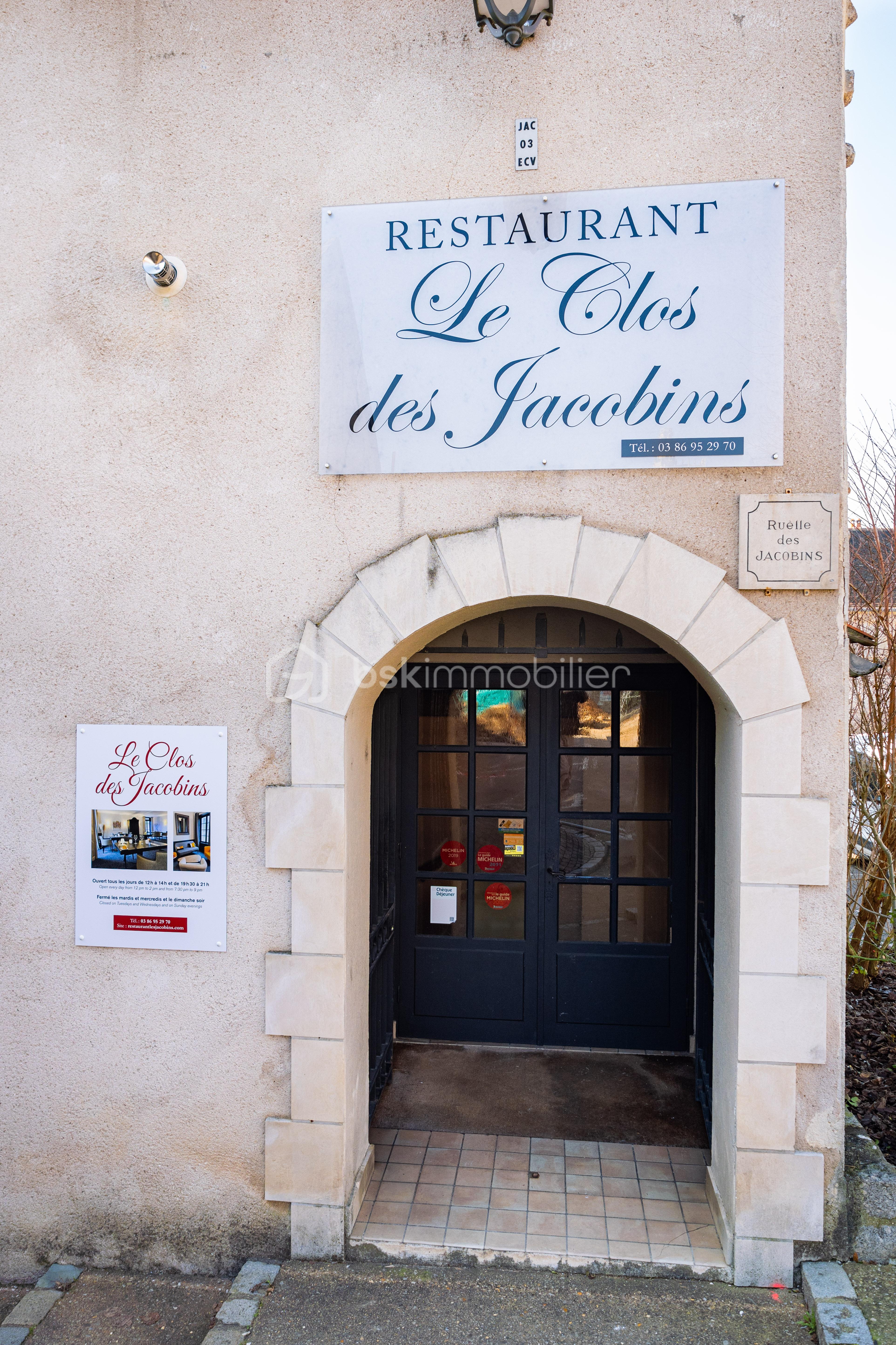 JACOBINS RESTAURATION (1).jpg