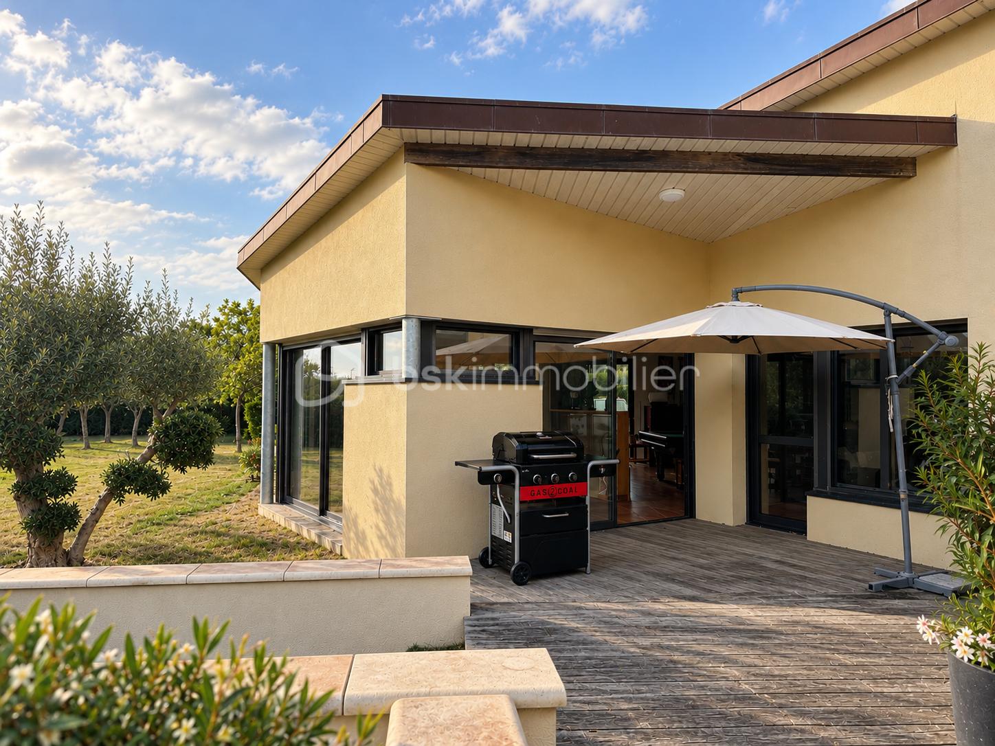 Terrasse méditerranéenne avec barbecue.png
