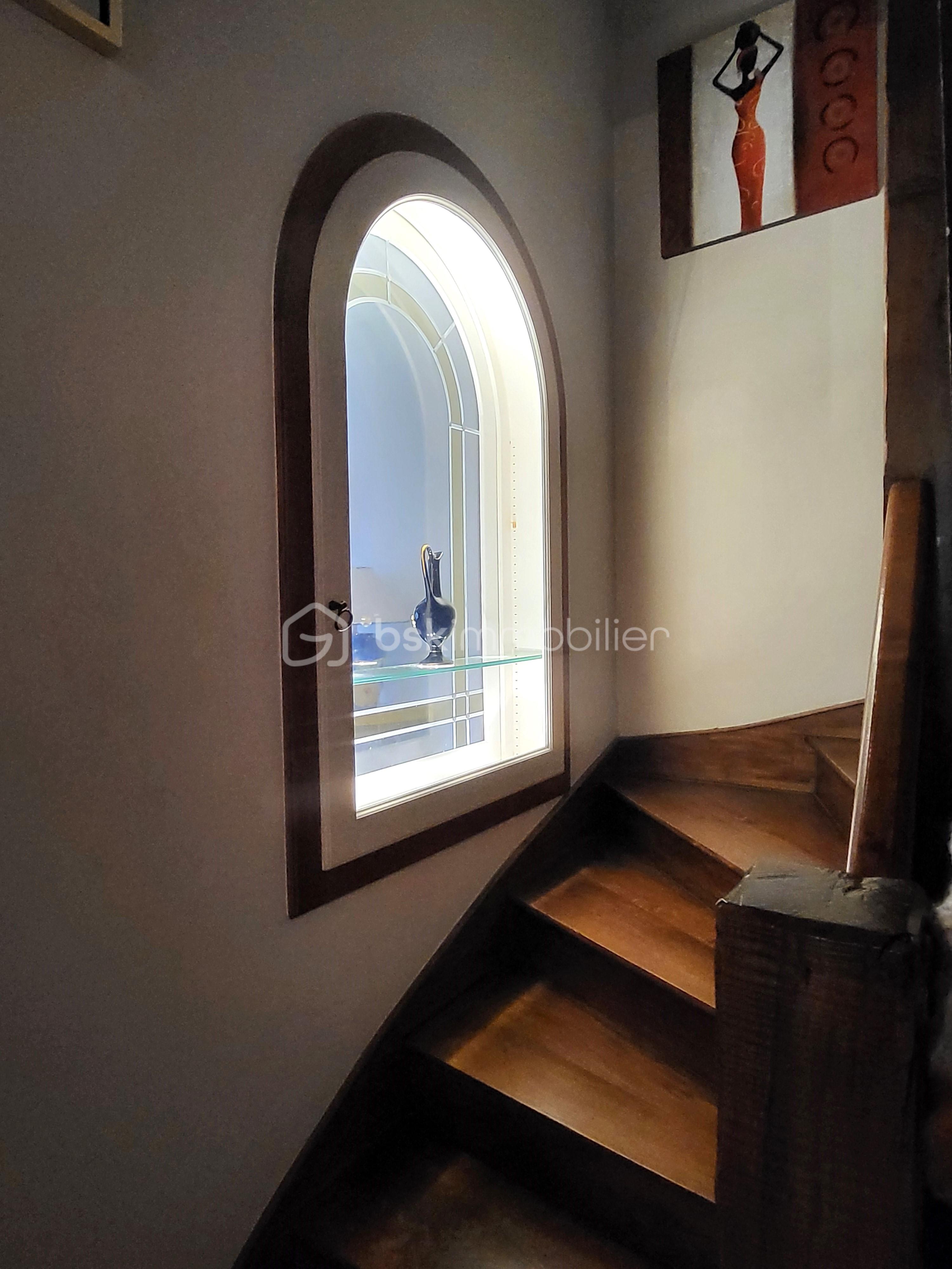 Maison de 200 m² - escalier .jpg