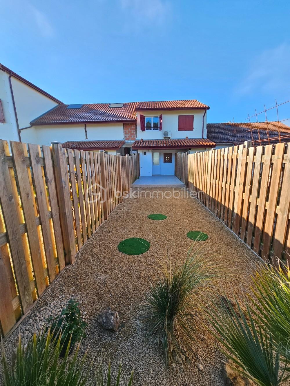 Duplex de 43 m² - EXTERIEUR 1jpg.jpg