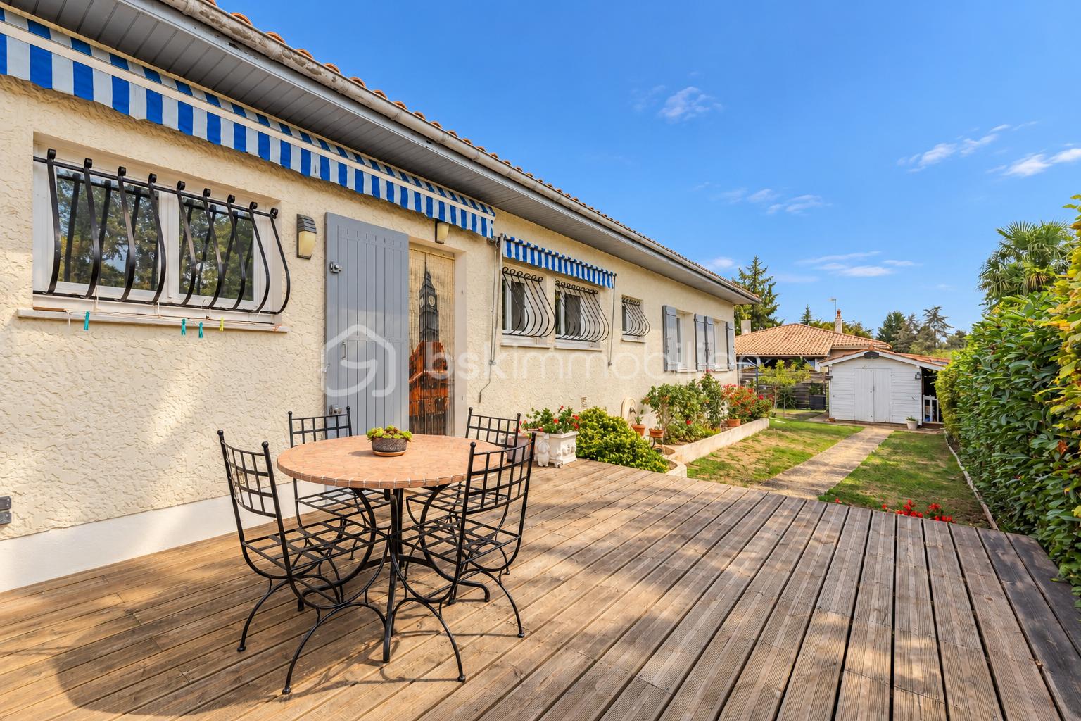 Maison 5 pièces 111 m² · à Sallebœuf · 111 m² · 368 000 €