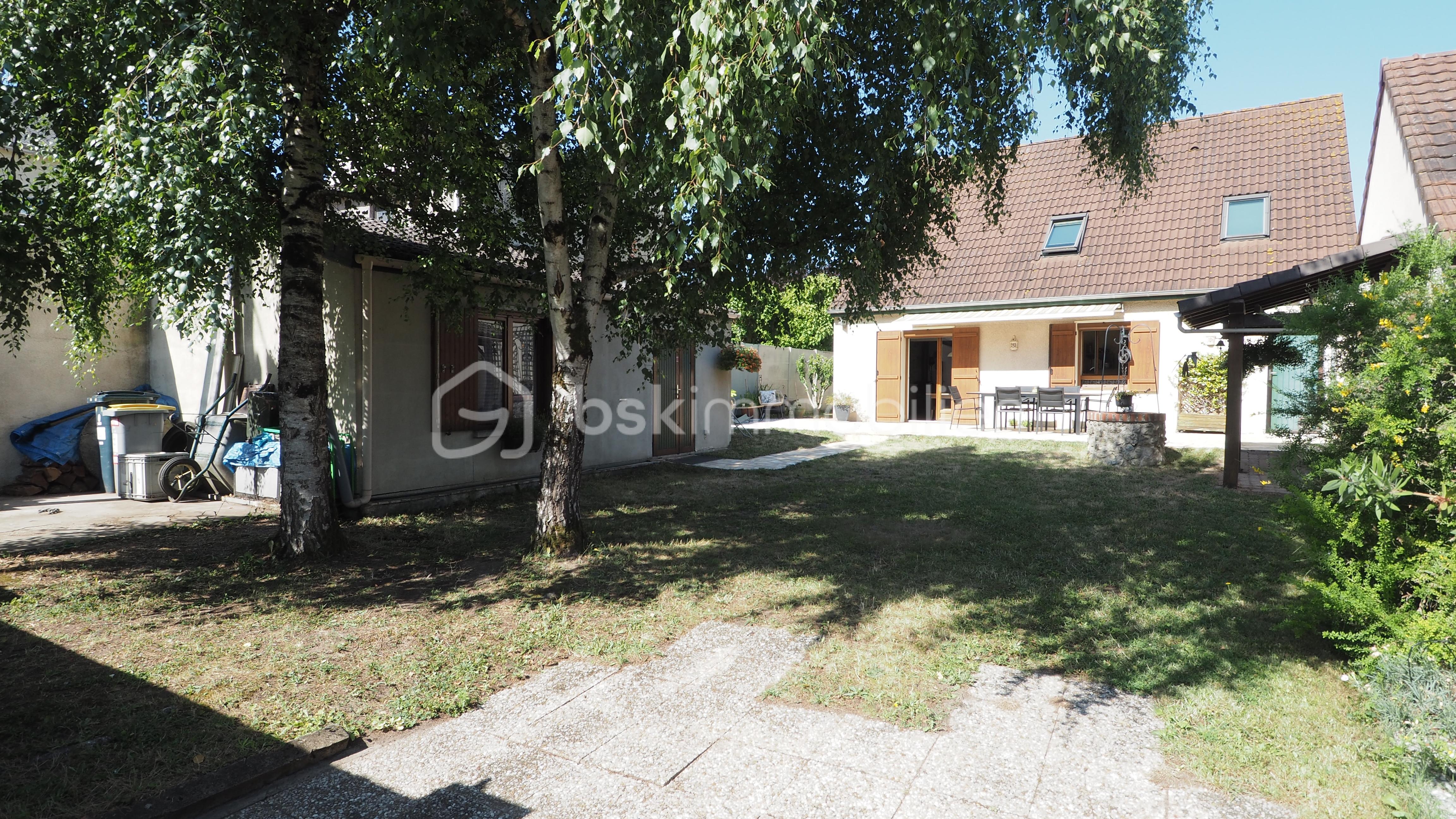 Maison de 106 m² - NON Dépendance + stock.JPG
