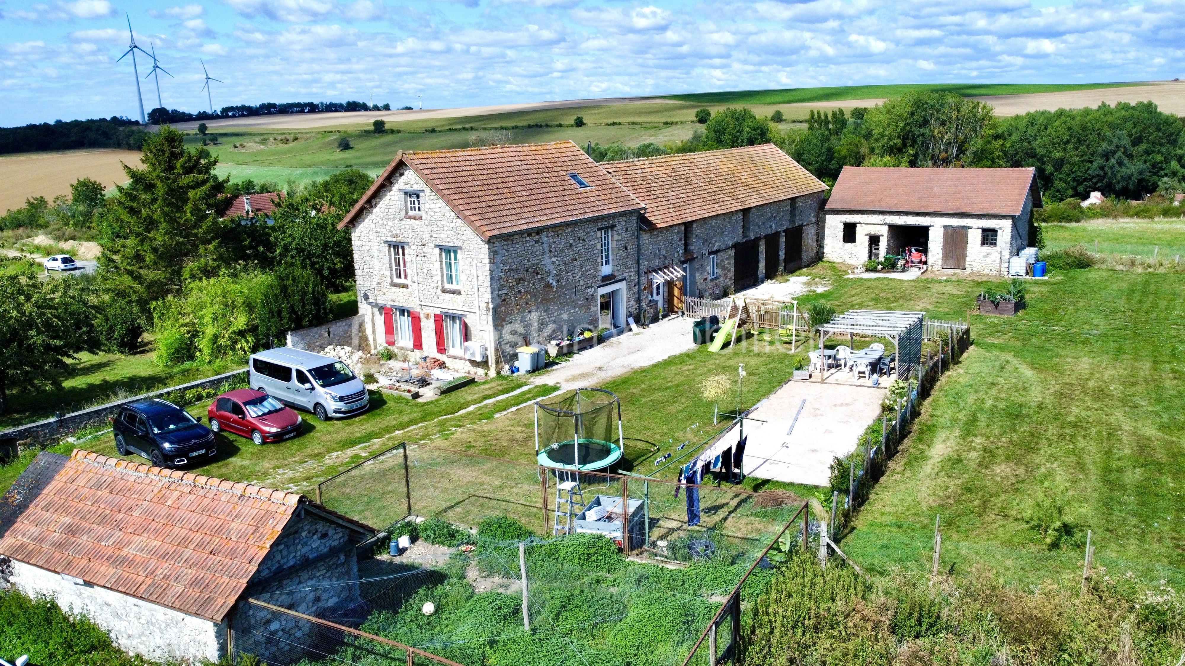 Corps de ferme de 200 m² - dji_fly_20250822_115150_509_1755857242908_photo_optimized.jpg