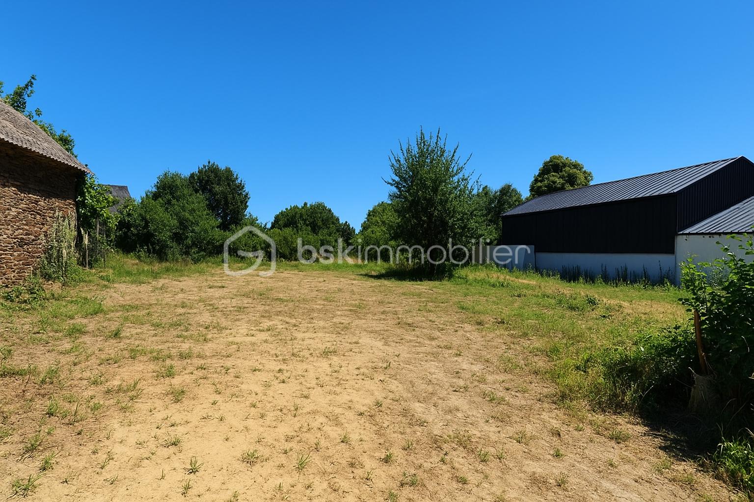 Terrain de 1 065 m²