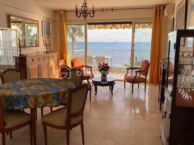 Appartement de 70 m² - Salon vue Mer.jpg