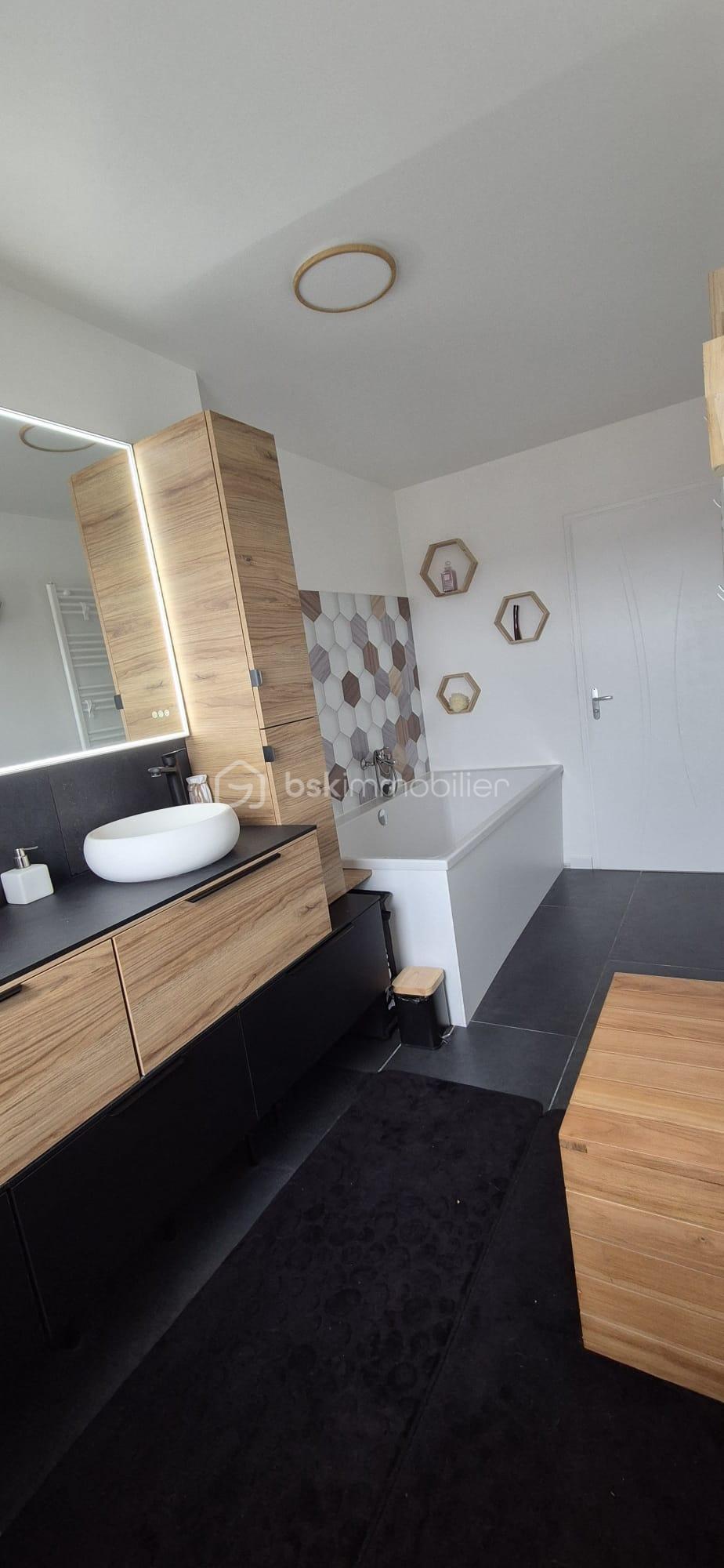 Maison contemporaine de 90 m² - IMG-20260127-WA0025.jpg