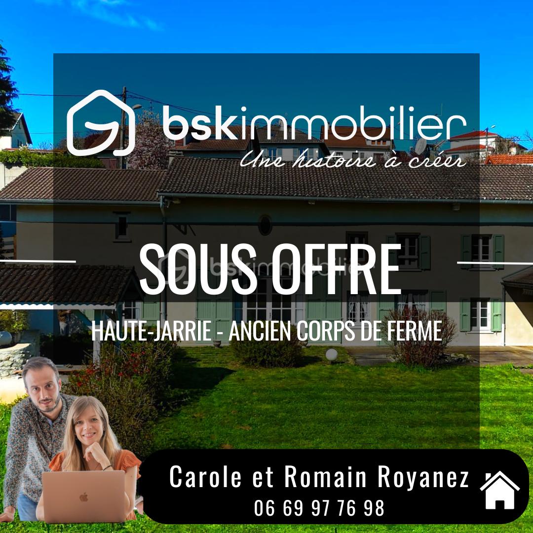 Maison de 166 m² - Copie de Post Instagram Immobilier Minimaliste sombre (1).png