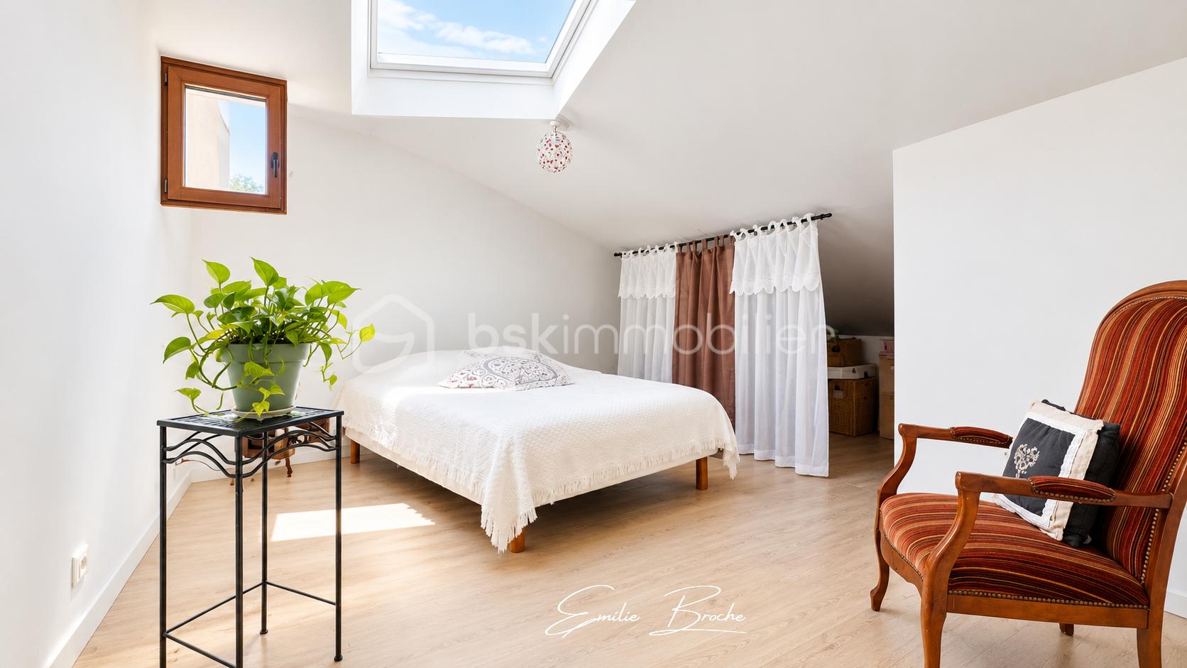 MAISON A VENDRE VALREAS EMILIE BROCHE 0629326964 BSK IMMOBILIER (10).png
