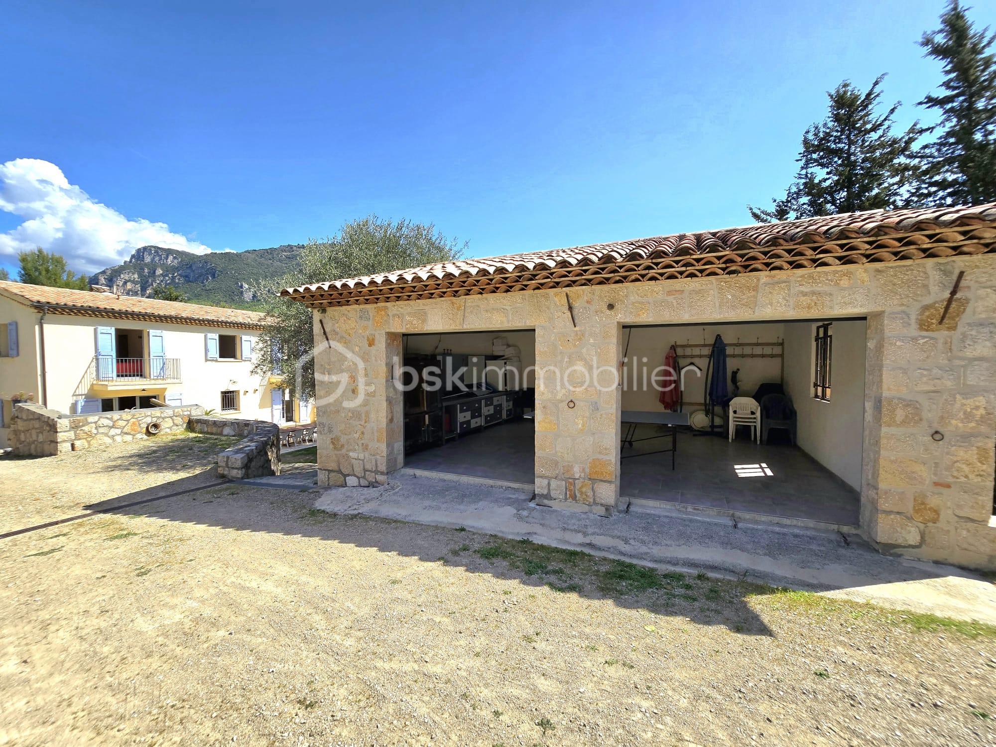 DOUBLE GARAGE ET MAISON.jpeg