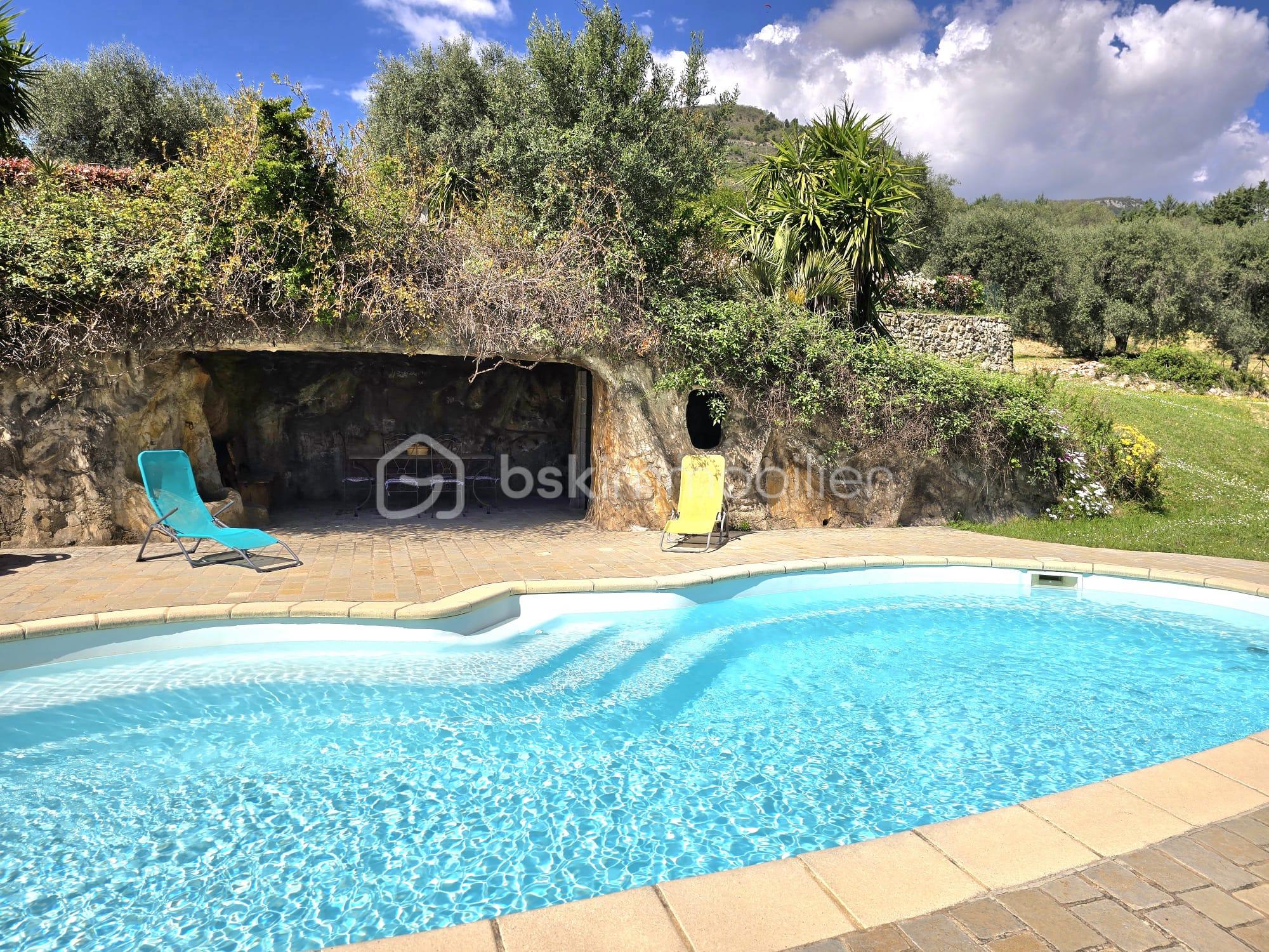 PISCINE ET GROTTE.jpeg