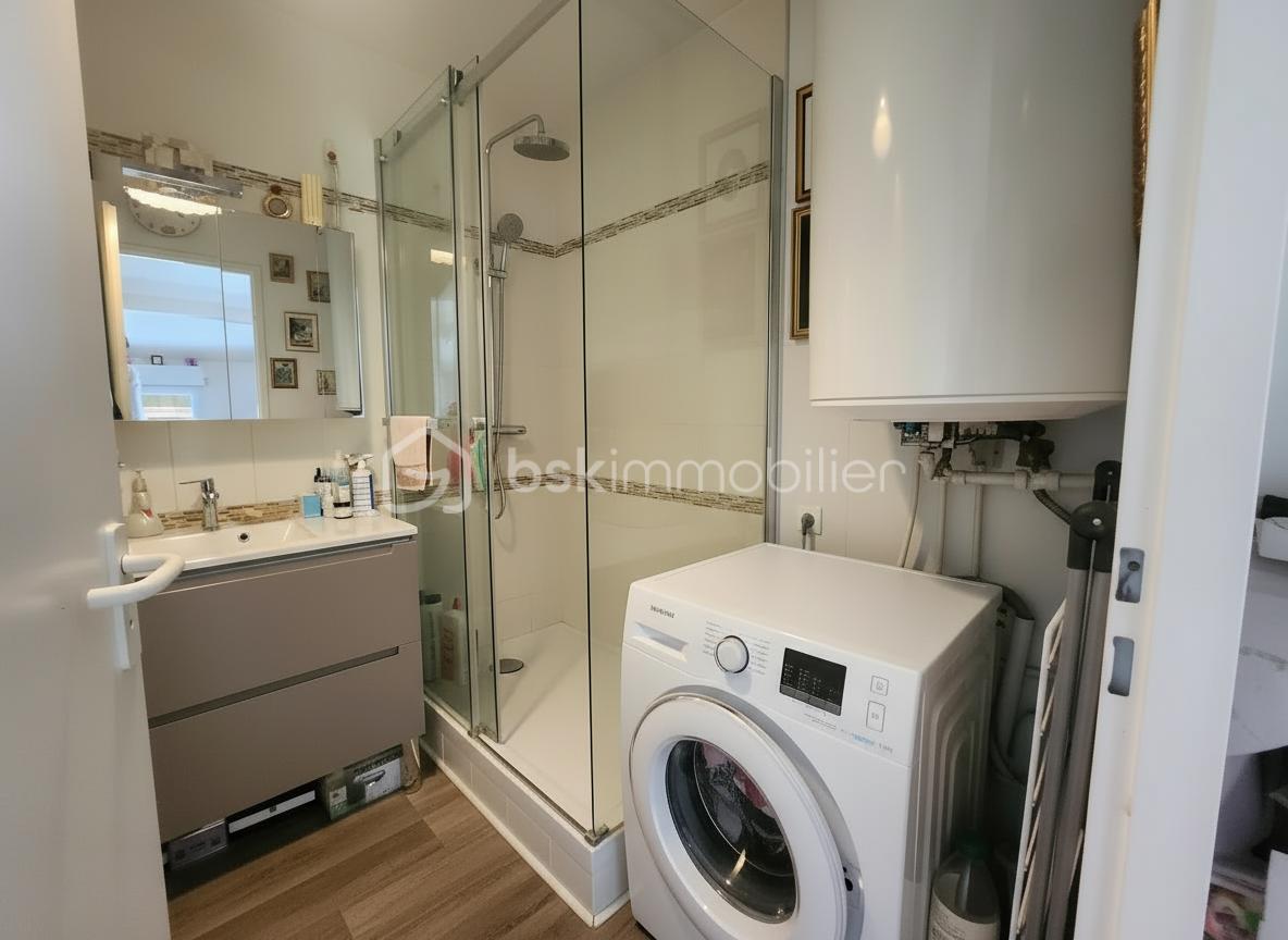 Appartement de 44 m² - generated_2025-10-16T21_46_07.915.jpg