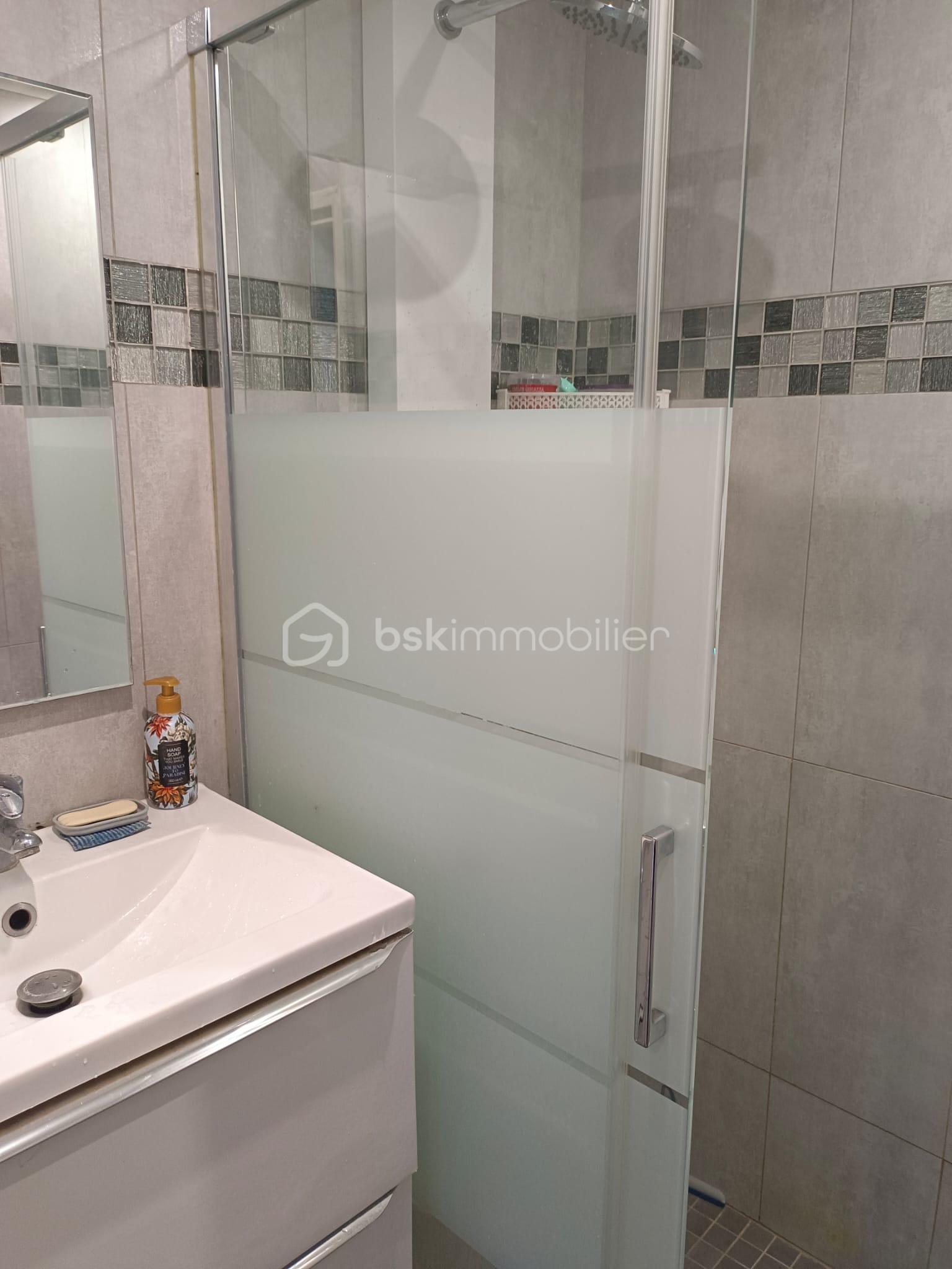 Appartement de 60 m² - IMG-20251215-WA0033.jpg