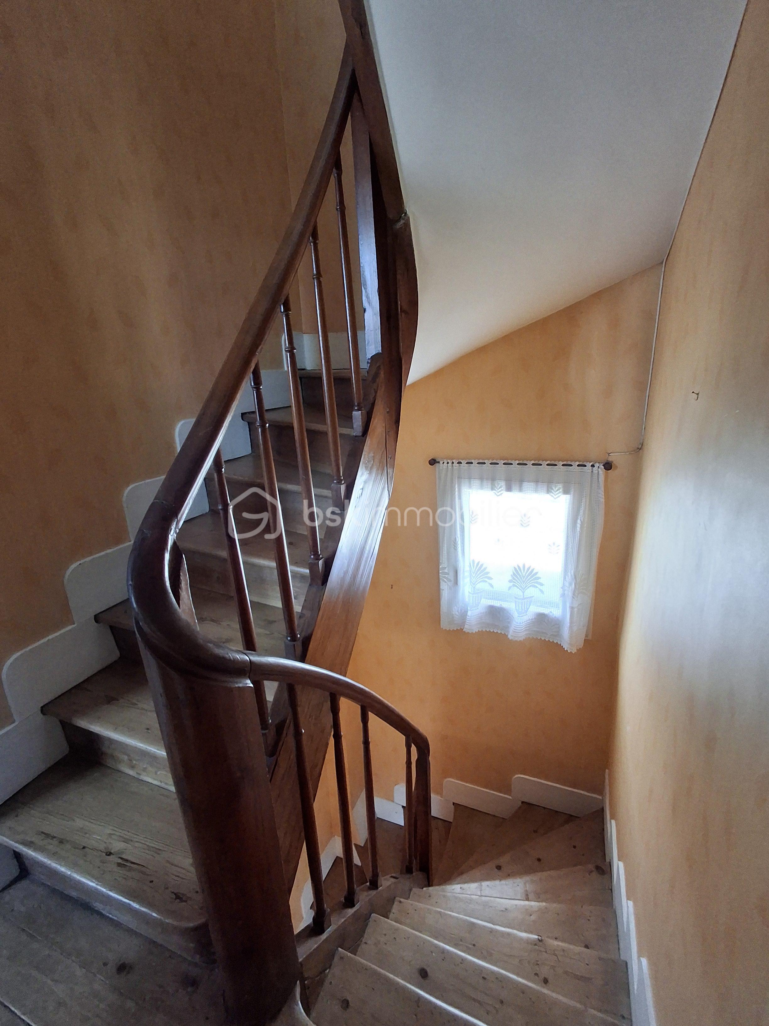 Cage escalier portrait rdc 1er.png