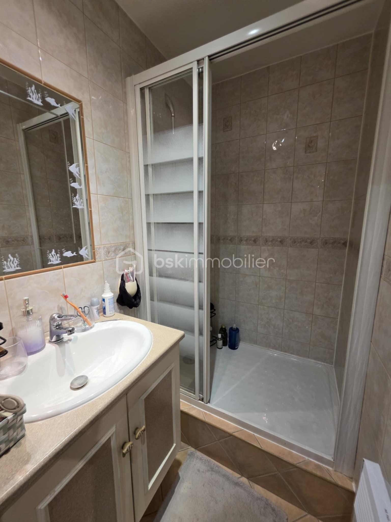 Maison de 87 m² - sdb.jpg