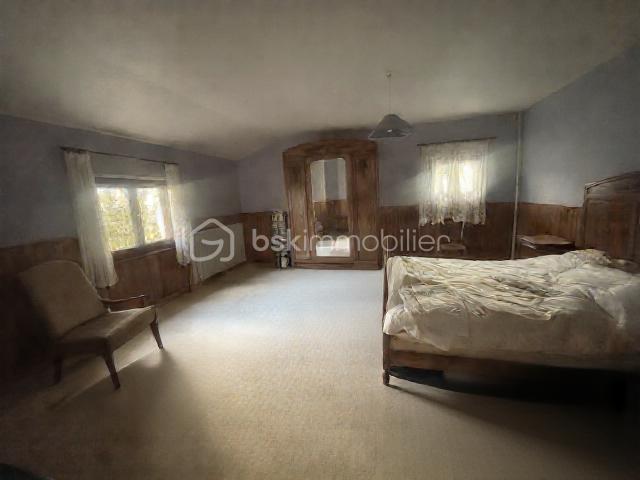 Maison traditionnelle de 184 m² - CHAMBRE 2 OK _3769-62385d42-e1d4-4209-8c47-783f79742a75.png