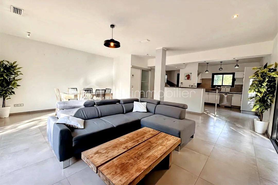 Villa de 145 m² - hoqi-e001910bab914e3a9607af155ef7b790.JPG