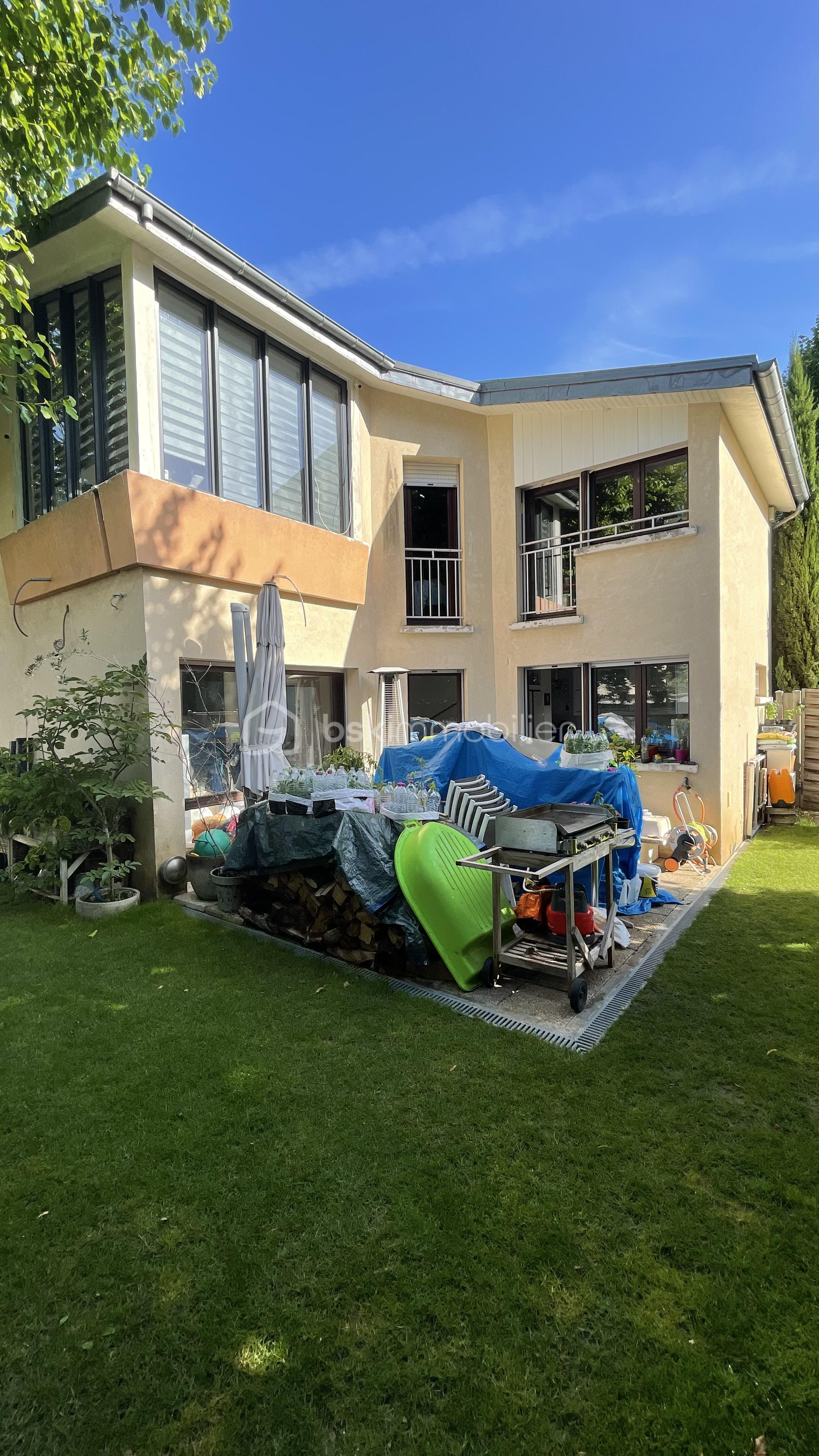 Maison traditionnelle de 105,28 m² - 1.png