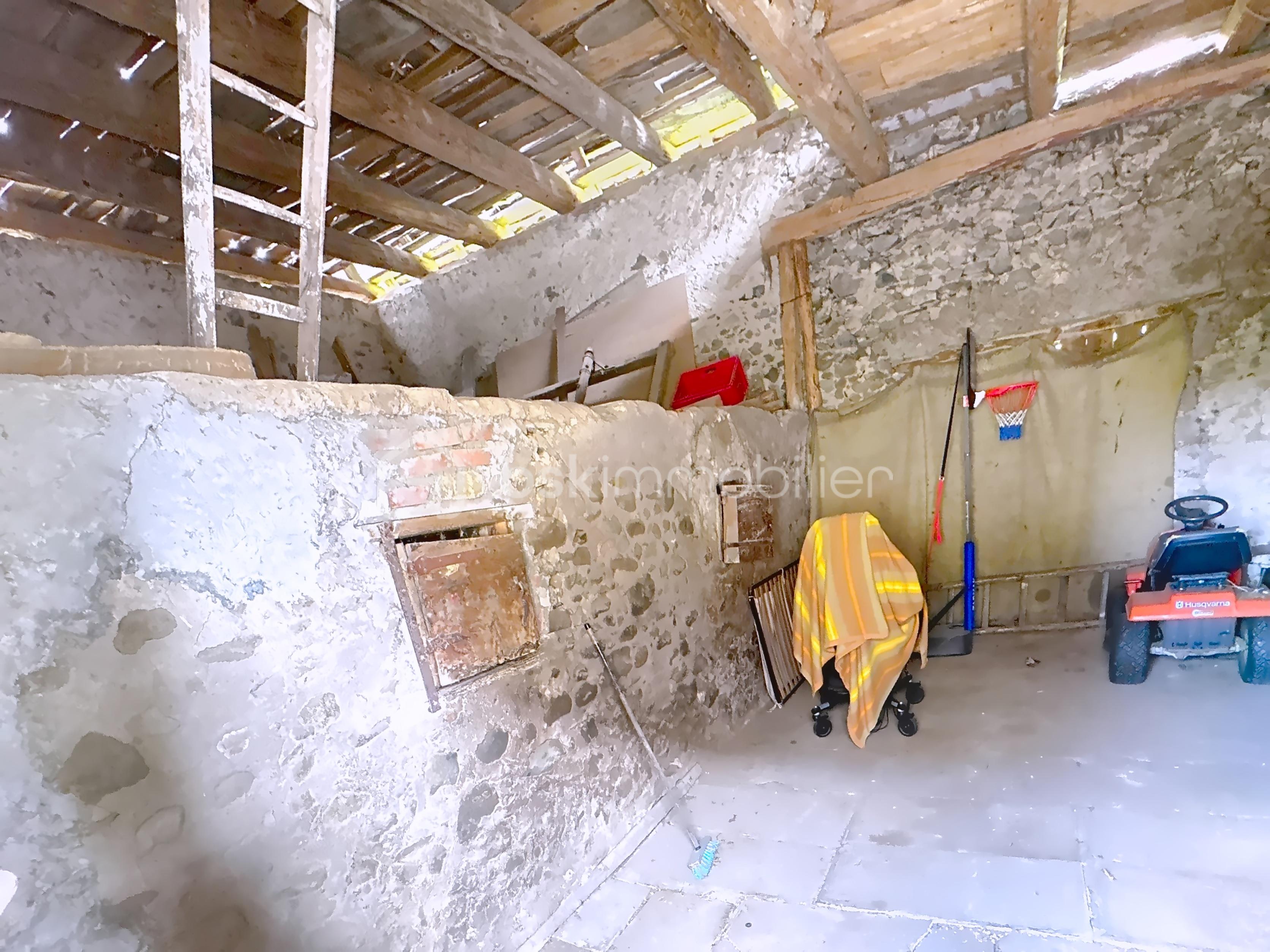Maison de 150 m² - interieure grange 2.jpeg