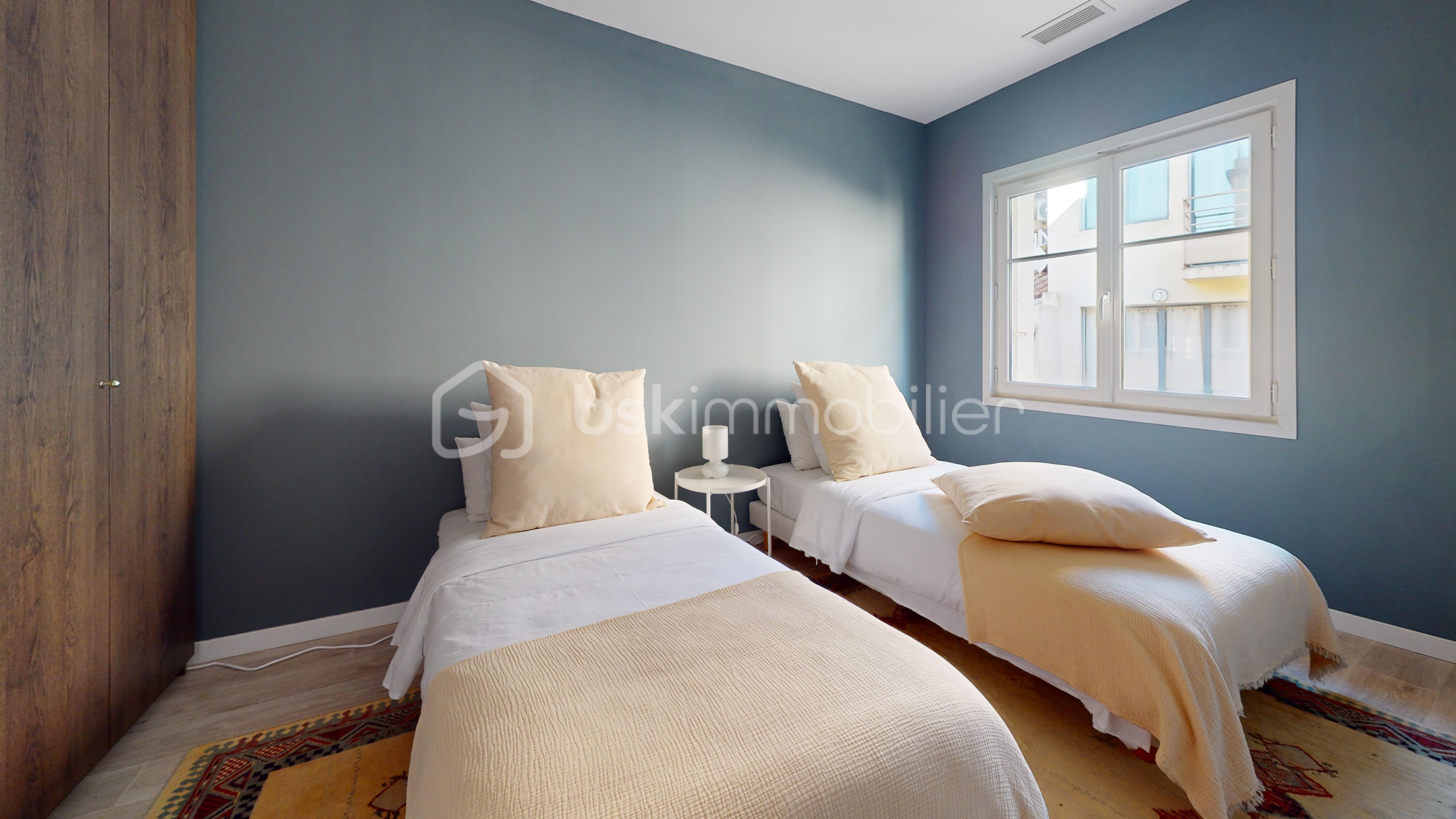 Appartement de 81,28 m² - Superbe-appartement-T3-au-coeur-dAvignon-intra-muros--Bedroom 3.jpg